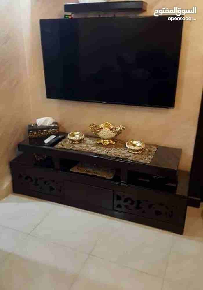 طاولات شاشة مع 5رف خشب ماليزي قشرةبلوط مكفول بسعر50دنيارشمل توصل
لا تنسَ أنك شاهدت هذا الإعلان في عنكبوت...