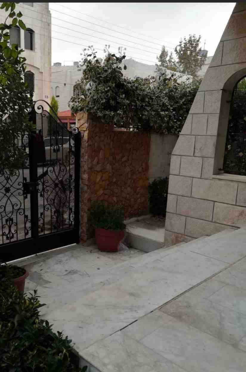 فيلا 380م بالصويفية للبيع
لا تنسَ أنك شاهدت هذا الإعلان في عنكبوت
الموقع كامل للبيع بمساحة 845 م...