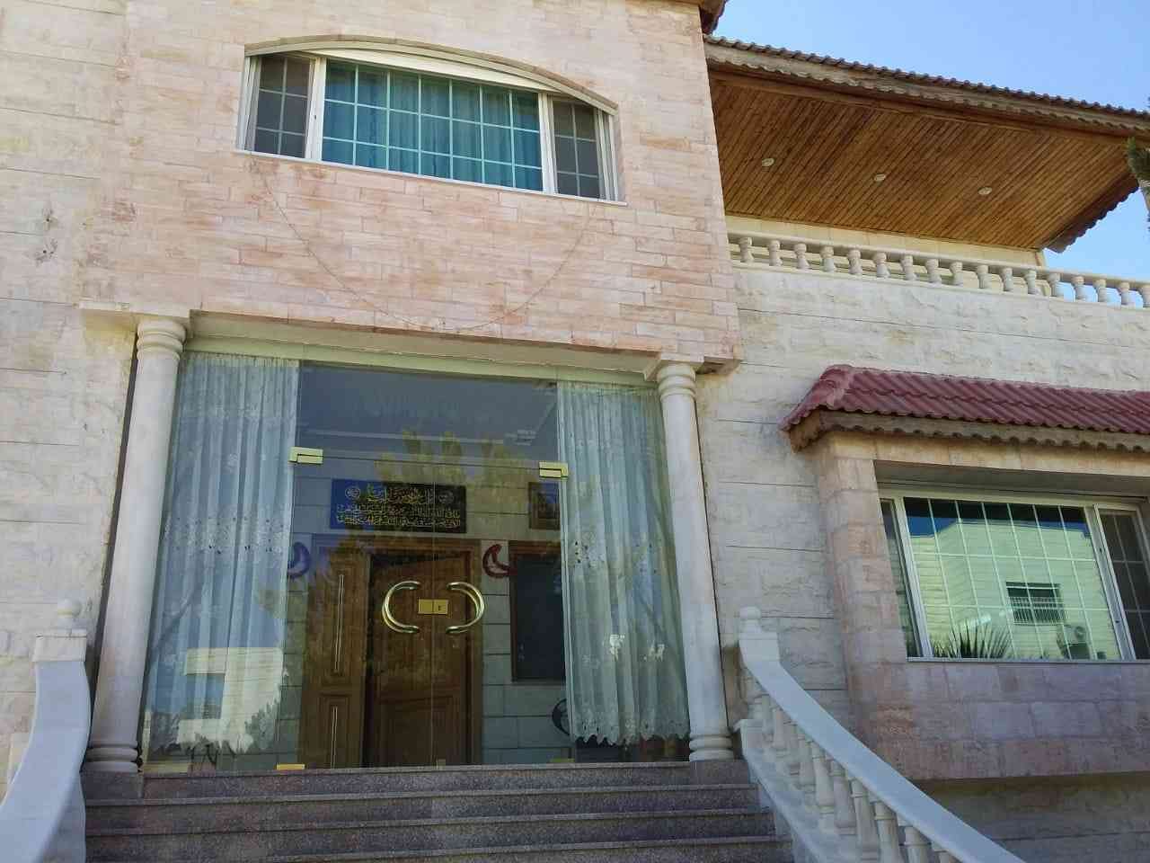 فيلا شبه قصر بسعر مغري 375 الف دوبلكس مصعد داخلي
لا تنسَ أنك شاهدت هذا الإعلان في عنكبوت
فيلا...