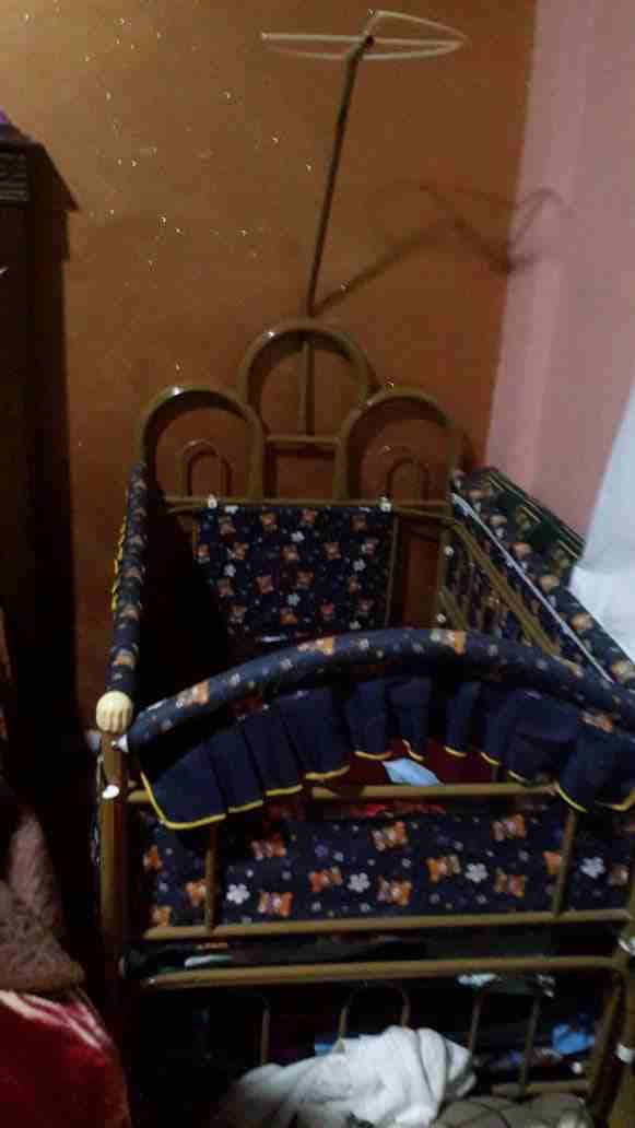 تخت اطفال وعرباية للبيع
لا تنسَ أنك شاهدت هذا الإعلان في عنكبوت
تخت اطفال بحالة جيدة جدا
عرباية...