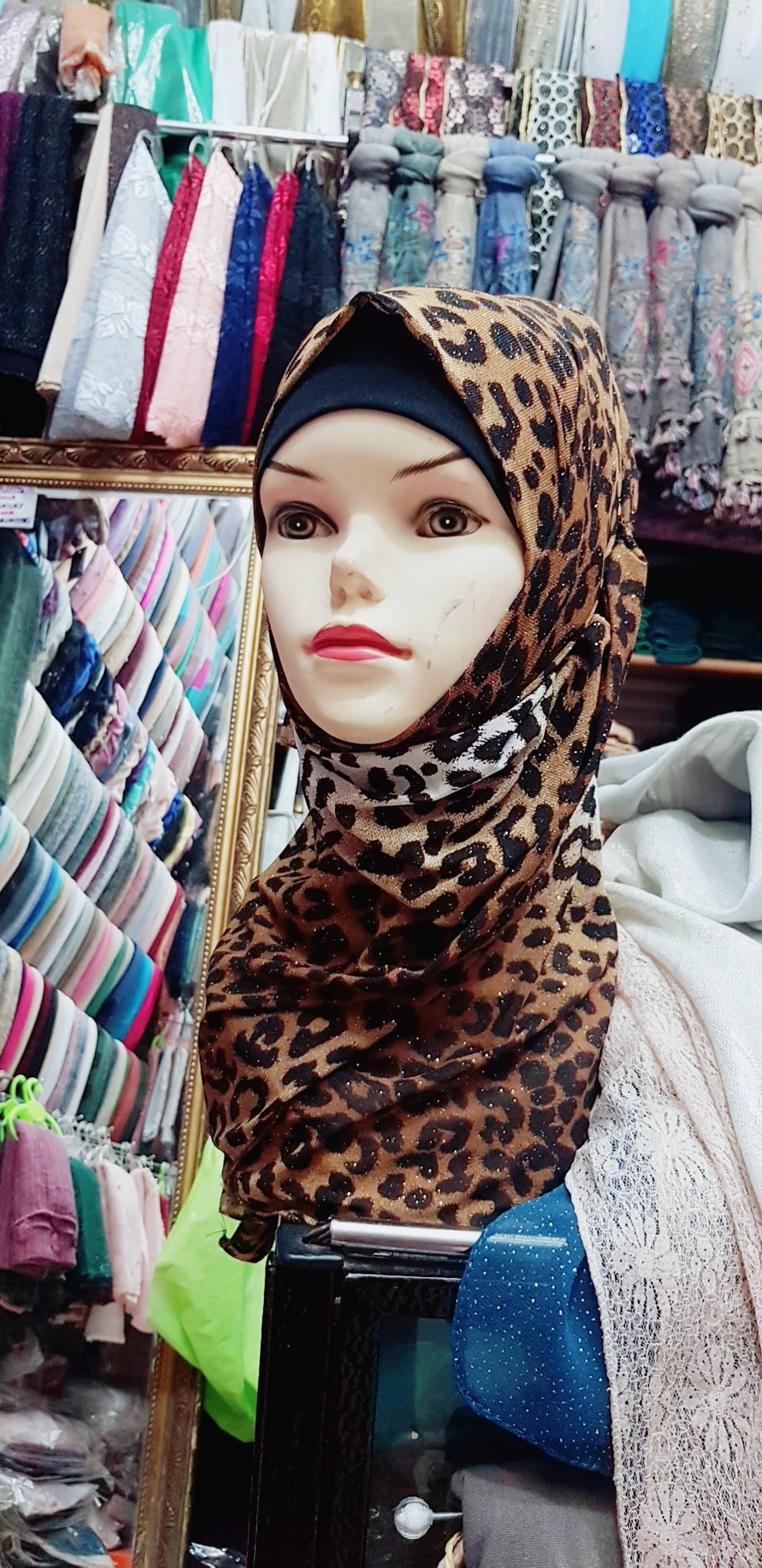 شروه شالات ستاندر بسعر حرررق
لا تنسَ أنك شاهدت هذا الإعلان في عنكبوت
شروه شالات موديلات حديثه...