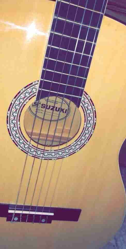 جيتار SUZUKI كلاسيك اصلي جديد كلاسيك نوعيه فخمه ياباني وريشه صدف هديه مع شنته ايضاف هديه فخمه
لا تنسَ أنك شاهدت هذا الإعلان في عنكبوت...