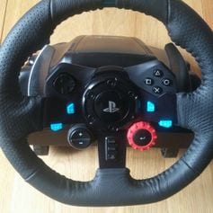 logitech G29
لا تنسَ أنك شاهدت هذا الإعلان في عنكبوت
يعمل على اجهزه بلايستيشن 4
وبلايستيشن 3...