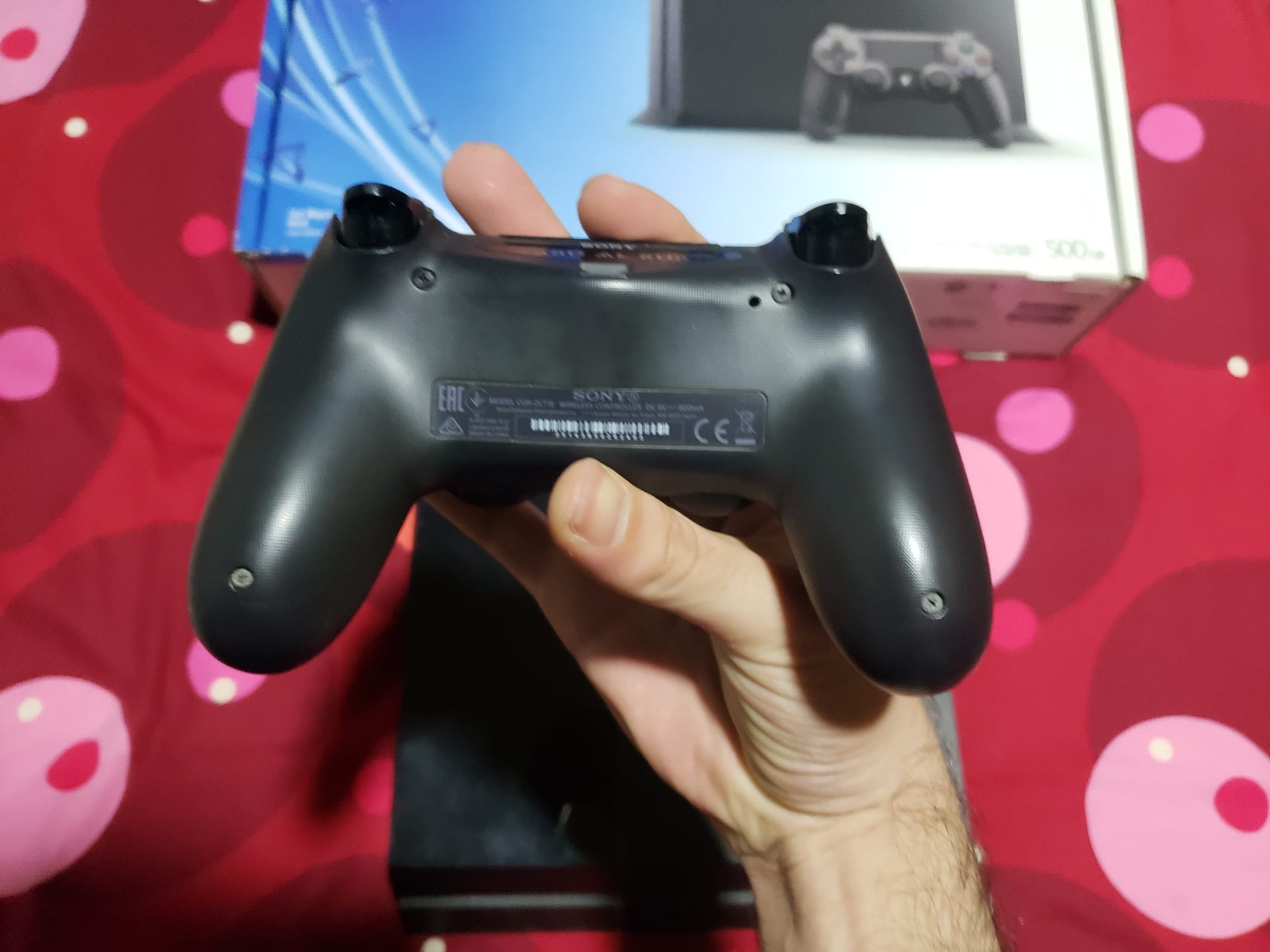 بلايستيشن 4 لقطه ps4 playstation 4
لا تنسَ أنك شاهدت هذا الإعلان في عنكبوت
الجهاز والإيد شبه...