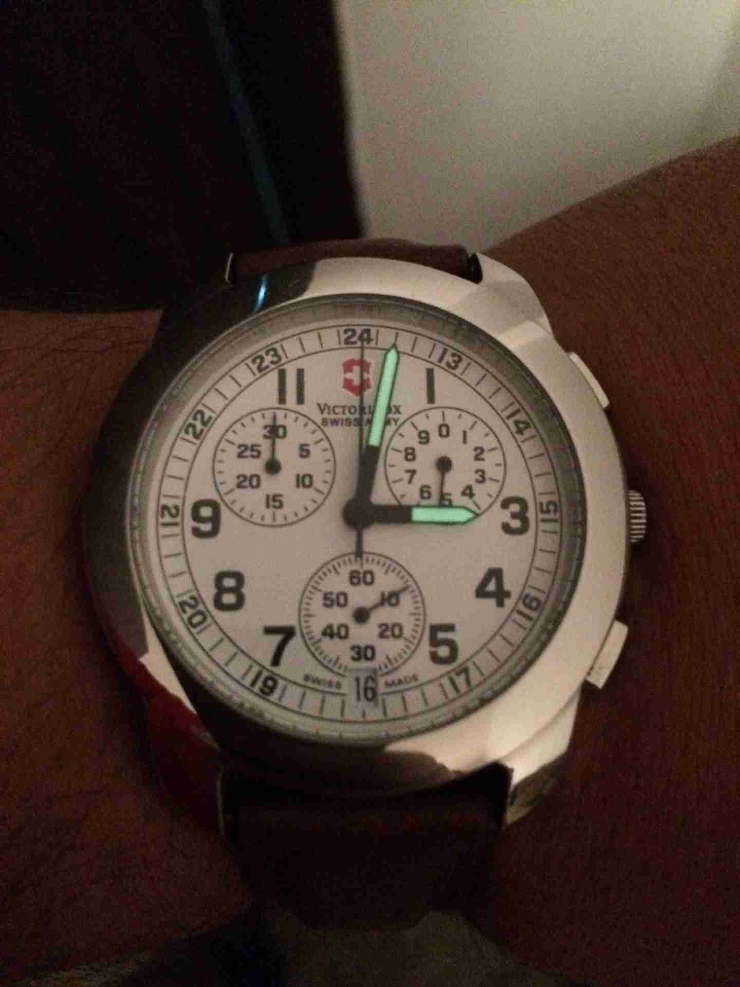 victorinox swiss army للبيع بسعر مغري الرجاء عدم المفاصلة
لا تنسَ أنك شاهدت هذا الإعلان في عنكبوت...