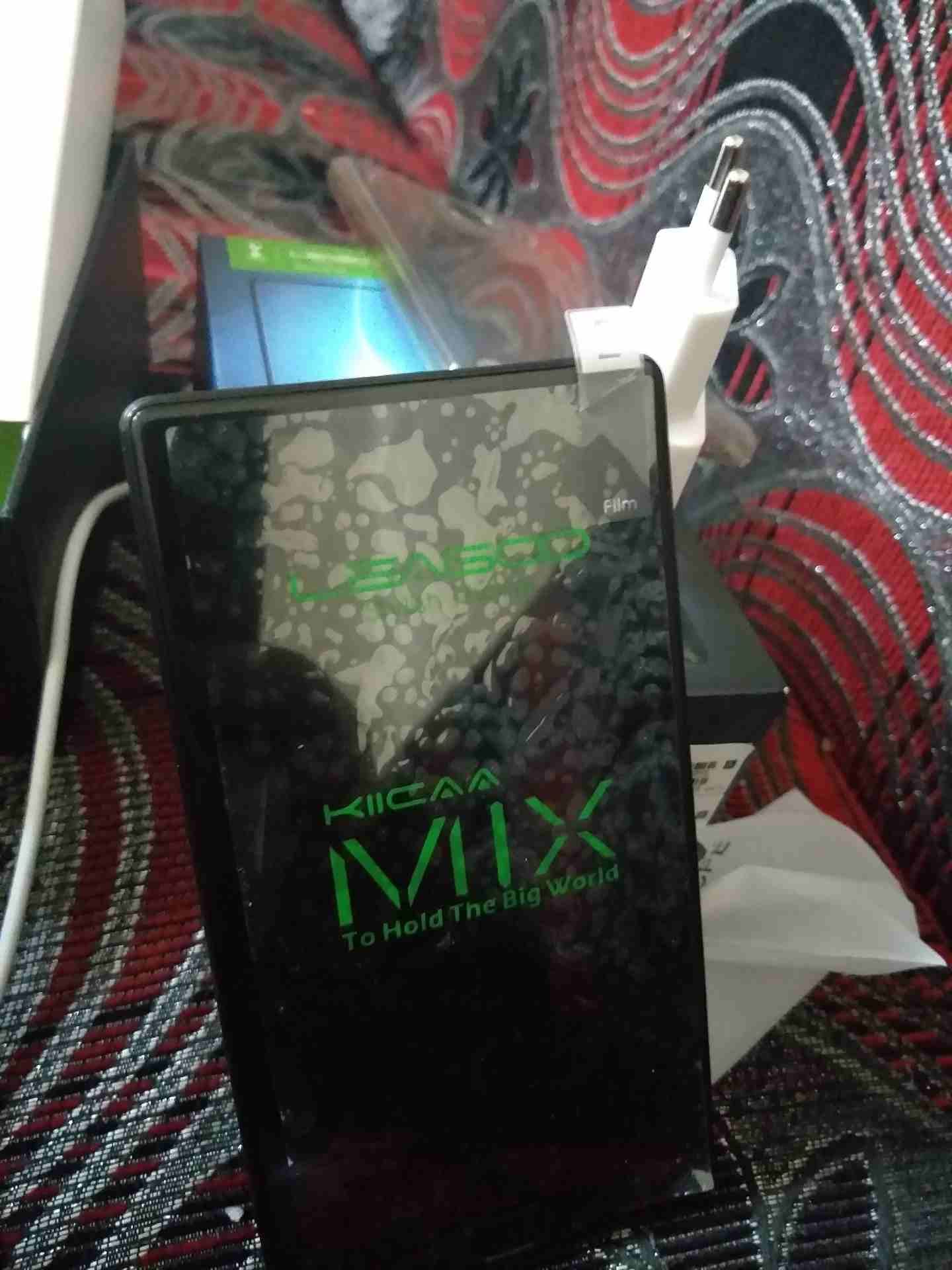 LEAGOO MIX (32G) (4g)
لا تنسَ أنك شاهدت هذا الإعلان في عنكبوت
جهاز ليجو ميكس بدون حواف
32 جيجا...