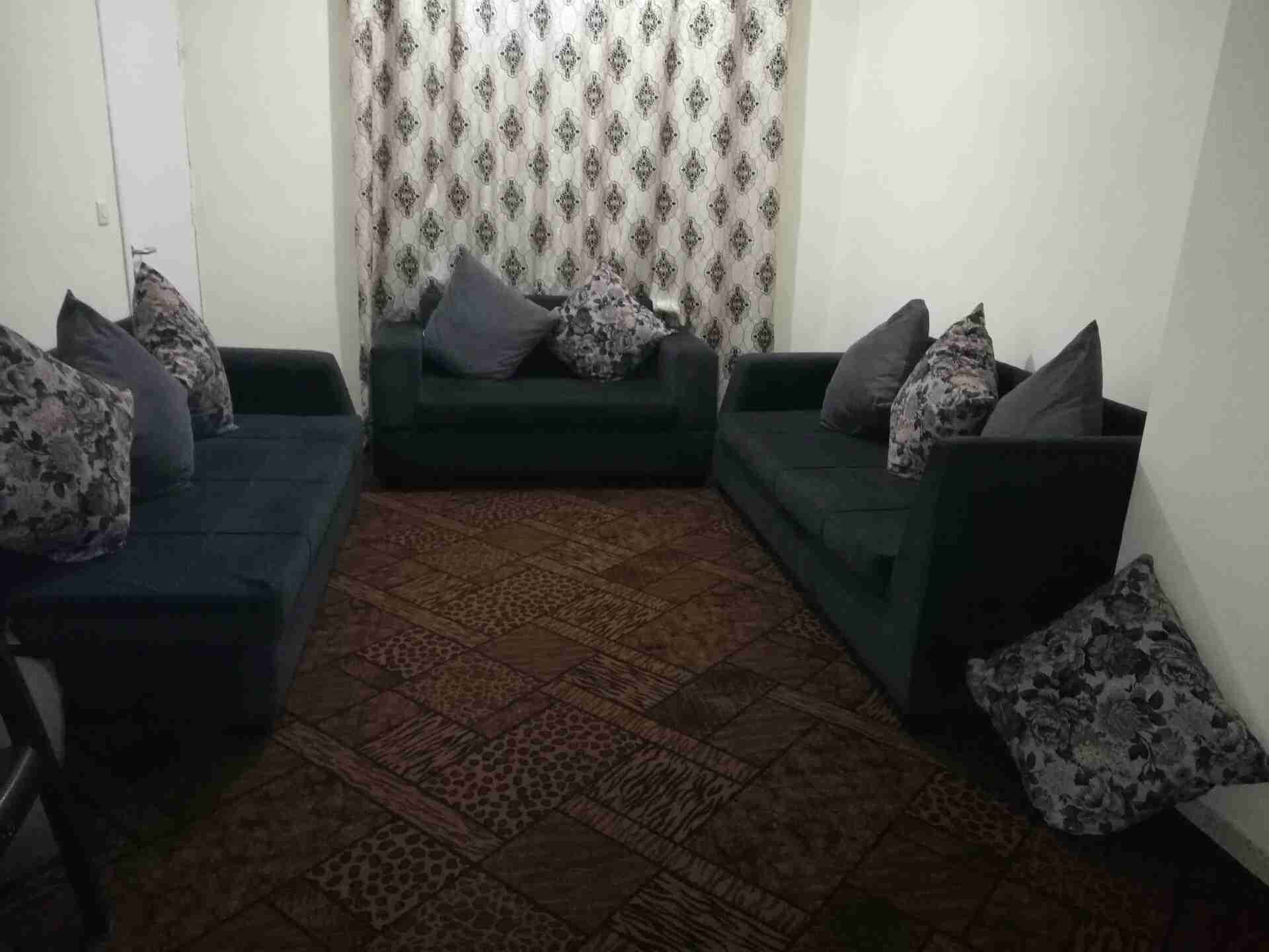 طقم كنب علا الطراز الحديث جديد استعمالةخفيف بداعي السفر
لا تنسَ أنك شاهدت هذا الإعلان في عنكبوت...