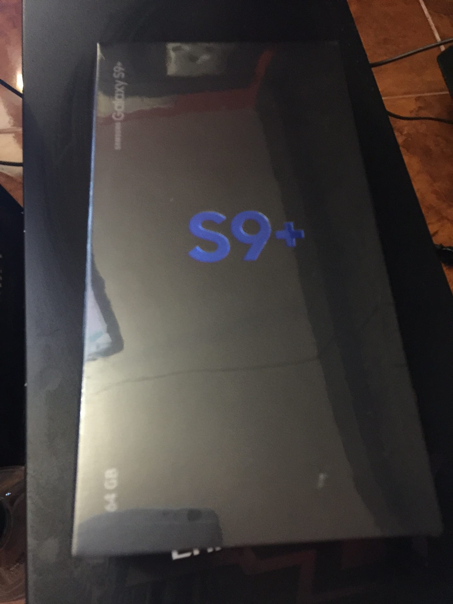 S9 plus جديد للبيع فقط بسعر مغري
لا تنسَ أنك شاهدت هذا الإعلان في عنكبوت
الجهاز الجلتين عليه...