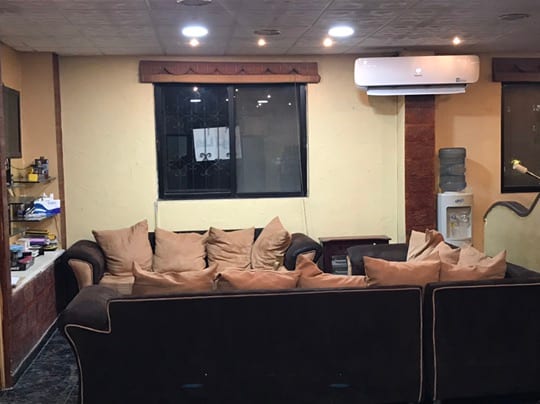 صالون حازم الرابيه خلف مدارس كامبريدج
لا تنسَ أنك شاهدت هذا الإعلان في عنكبوت
صالون حازم للرج...