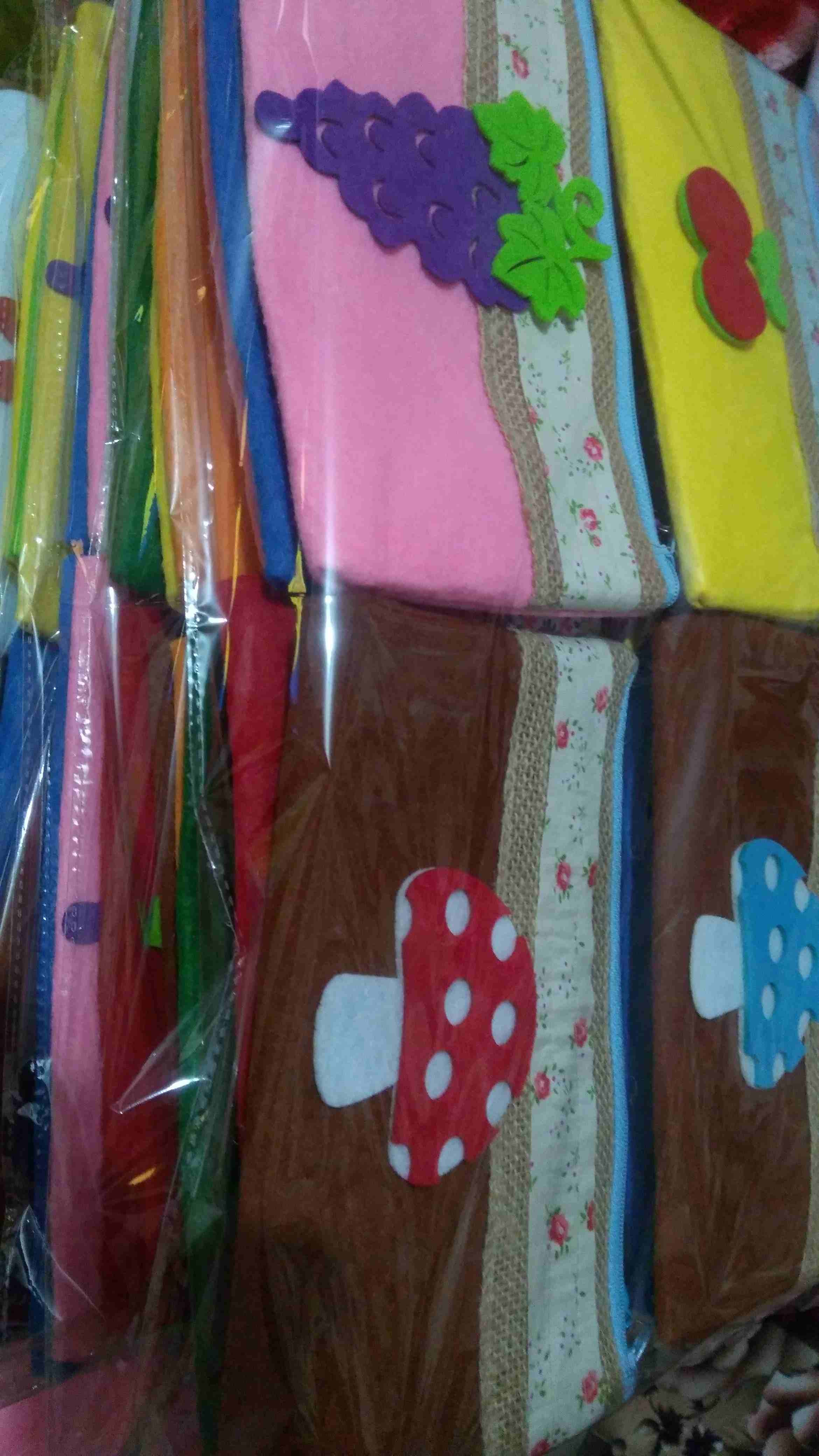 مقالم مدرسية فاخرة جدا
لا تنسَ أنك شاهدت هذا الإعلان في عنكبوت
مقالم مدرسية للبيع .. أشكال وألوان...