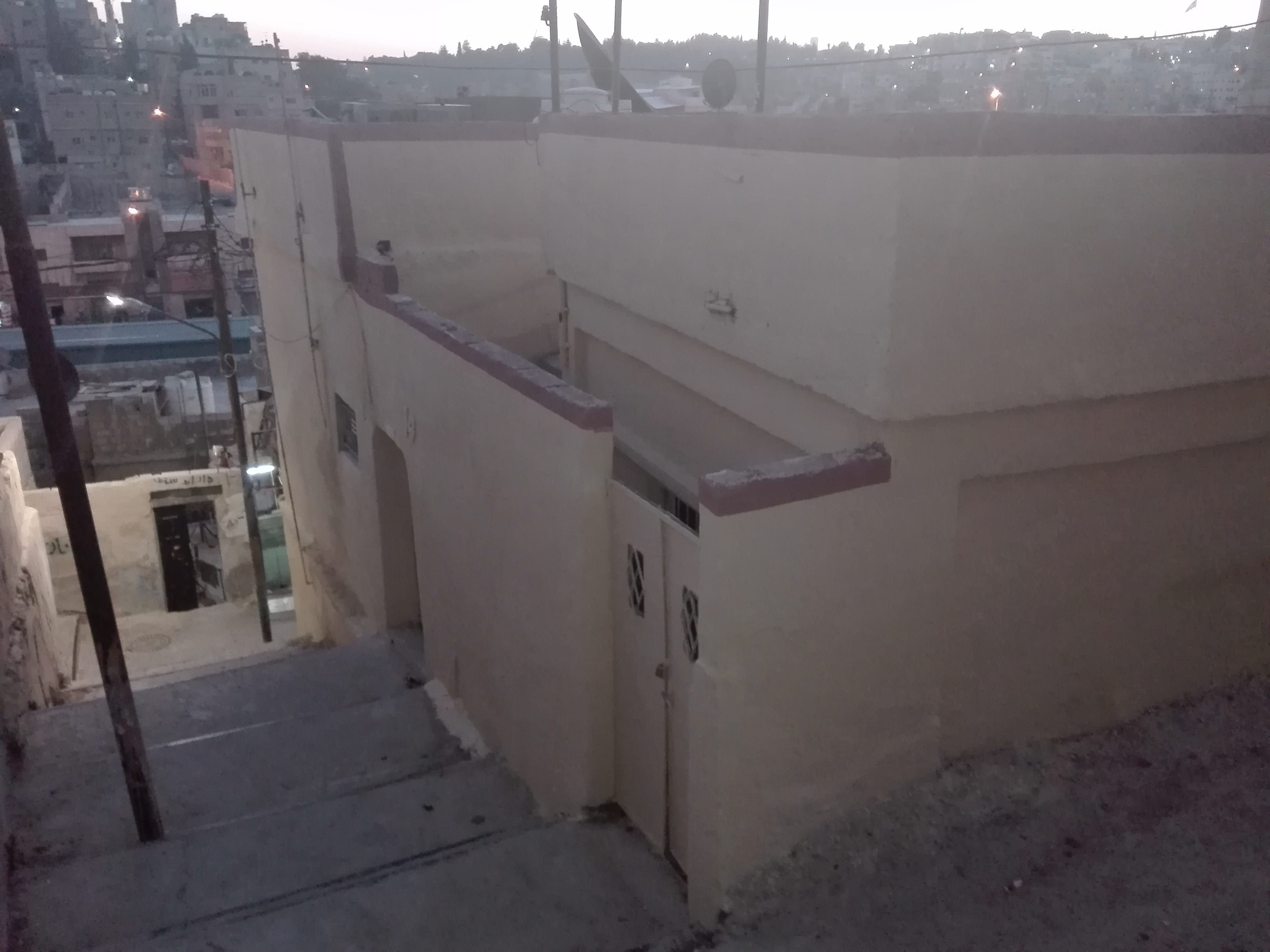 عمارة طابقين للبيع في (جبل النصر)
لا تنسَ أنك شاهدت هذا الإعلان في عنكبوت
الطابق الأول مكون م...