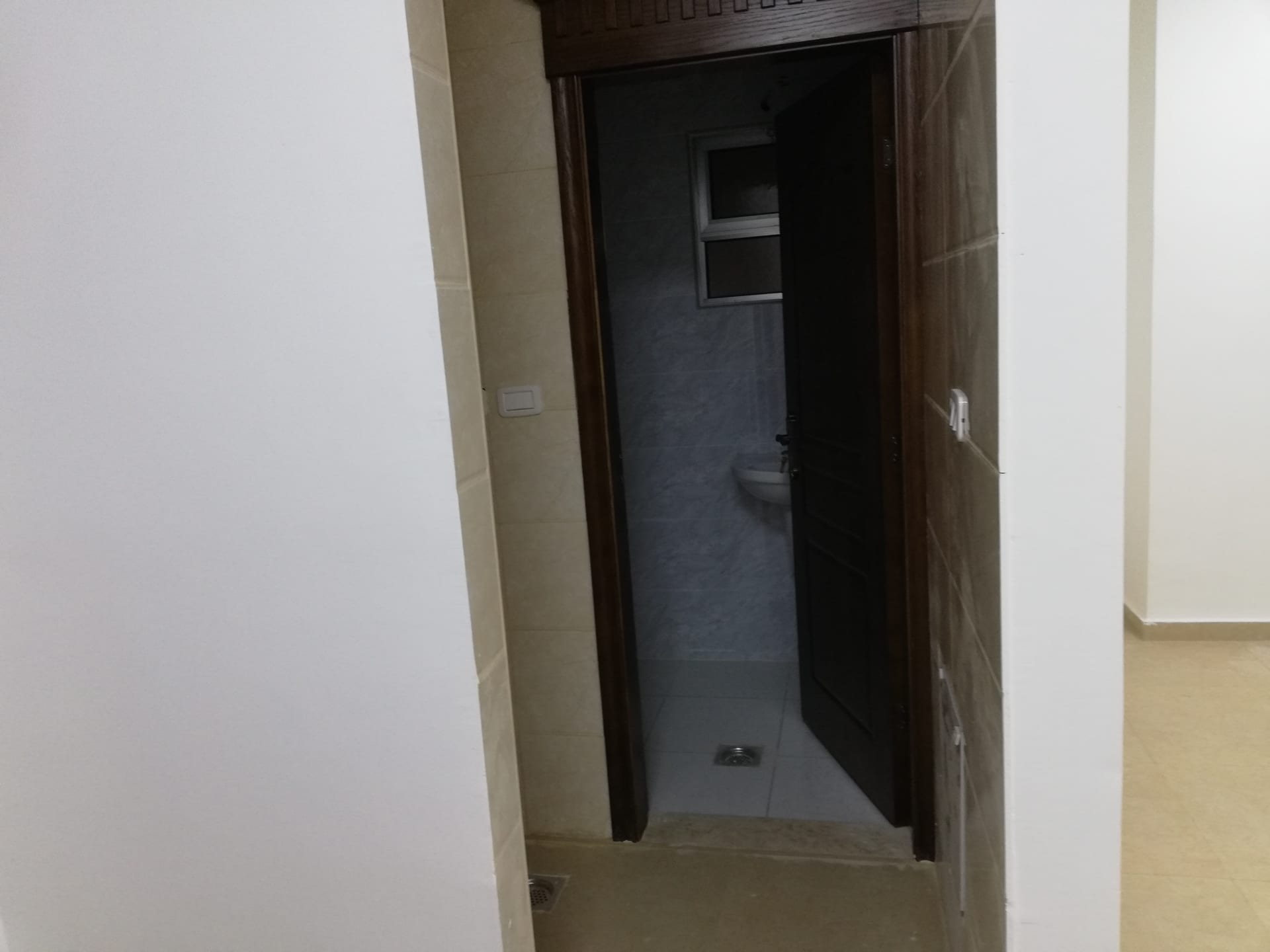 مكاتب للإيجار بمساحات مختلفة
لا تنسَ أنك شاهدت هذا الإعلان في عنكبوت
مداخل فخمة
تشطيبات سوبر...