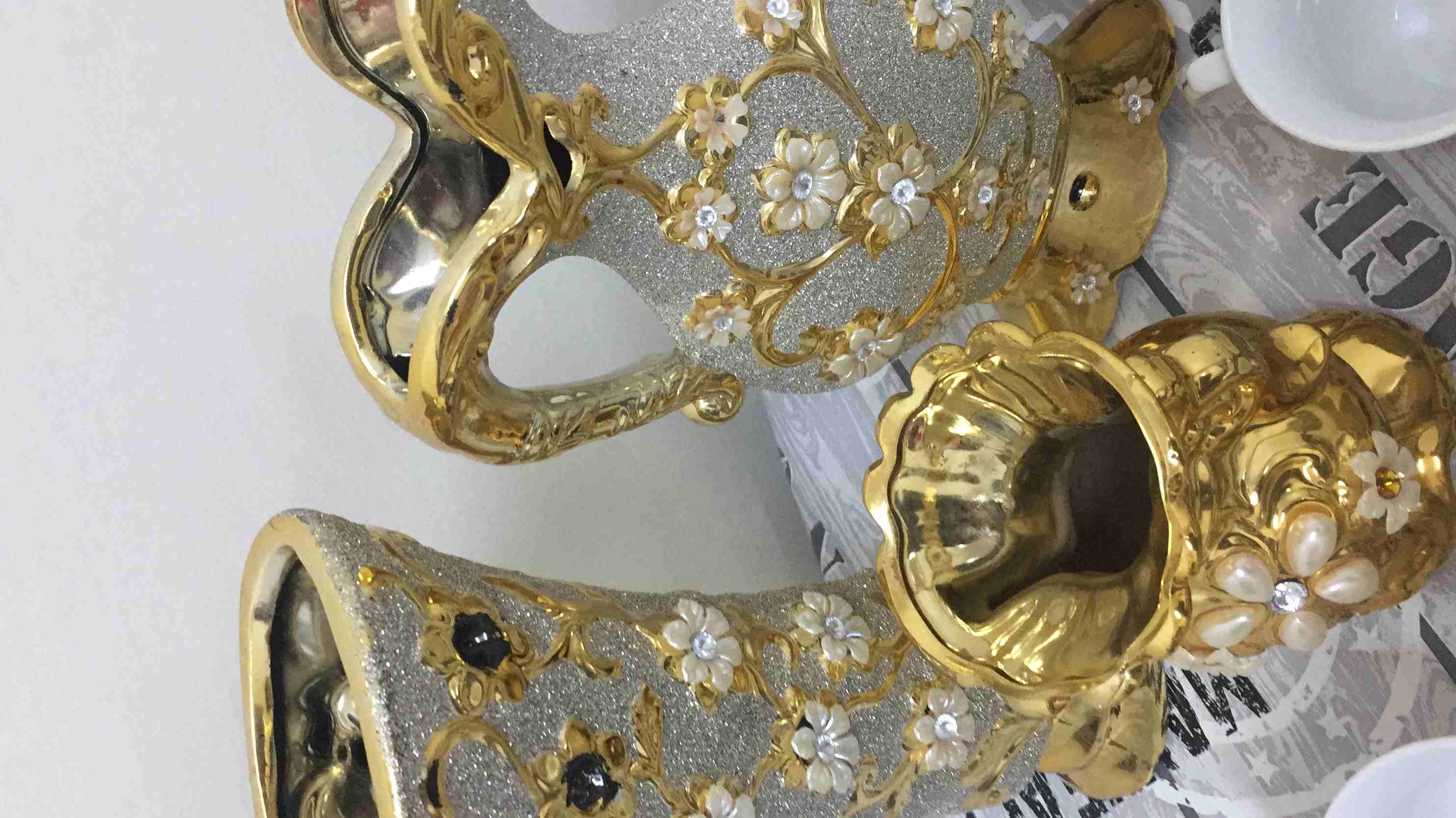 ادوات منزليه
لا تنسَ أنك شاهدت هذا الإعلان في عنكبوت
ادوات مطبخ تتكون من كاسات صحون طناجر كل مايل...
