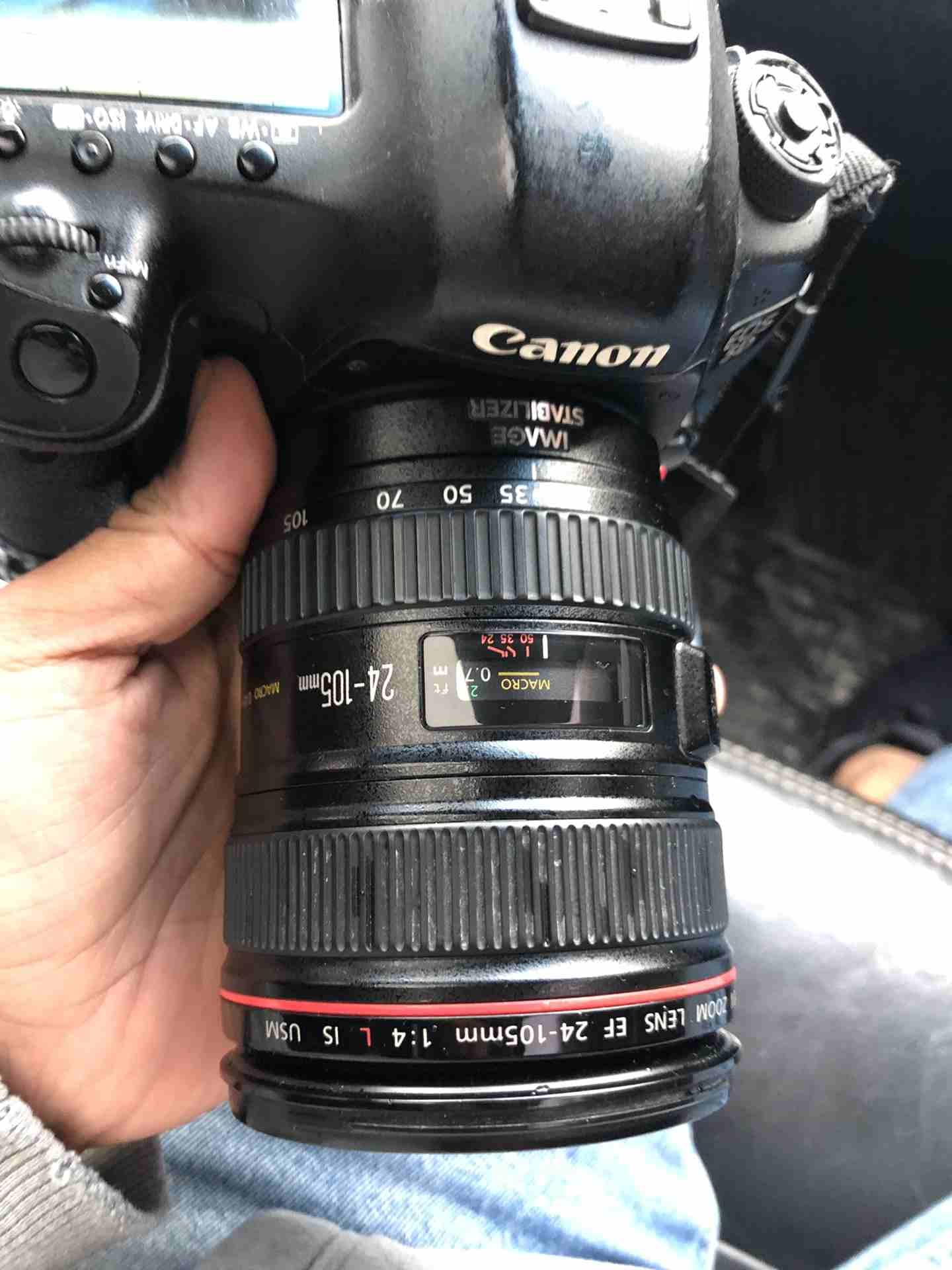 5D mark iii
لا تنسَ أنك شاهدت هذا الإعلان في عنكبوت
50mm 1.8
24-105mm
canon 70-300mm l
5d iii wi...