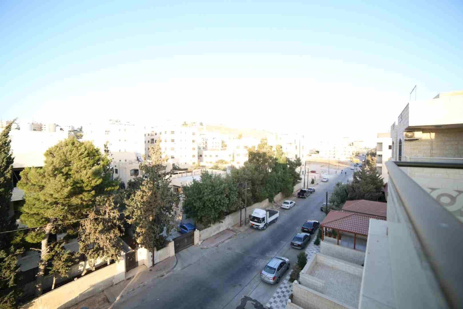 شقه طابق ثالث 180 متر مربع حي الكوم - شفا بدران عمارة امير
لا تنسَ أنك شاهدت هذا الإعلان في عنكبوت...