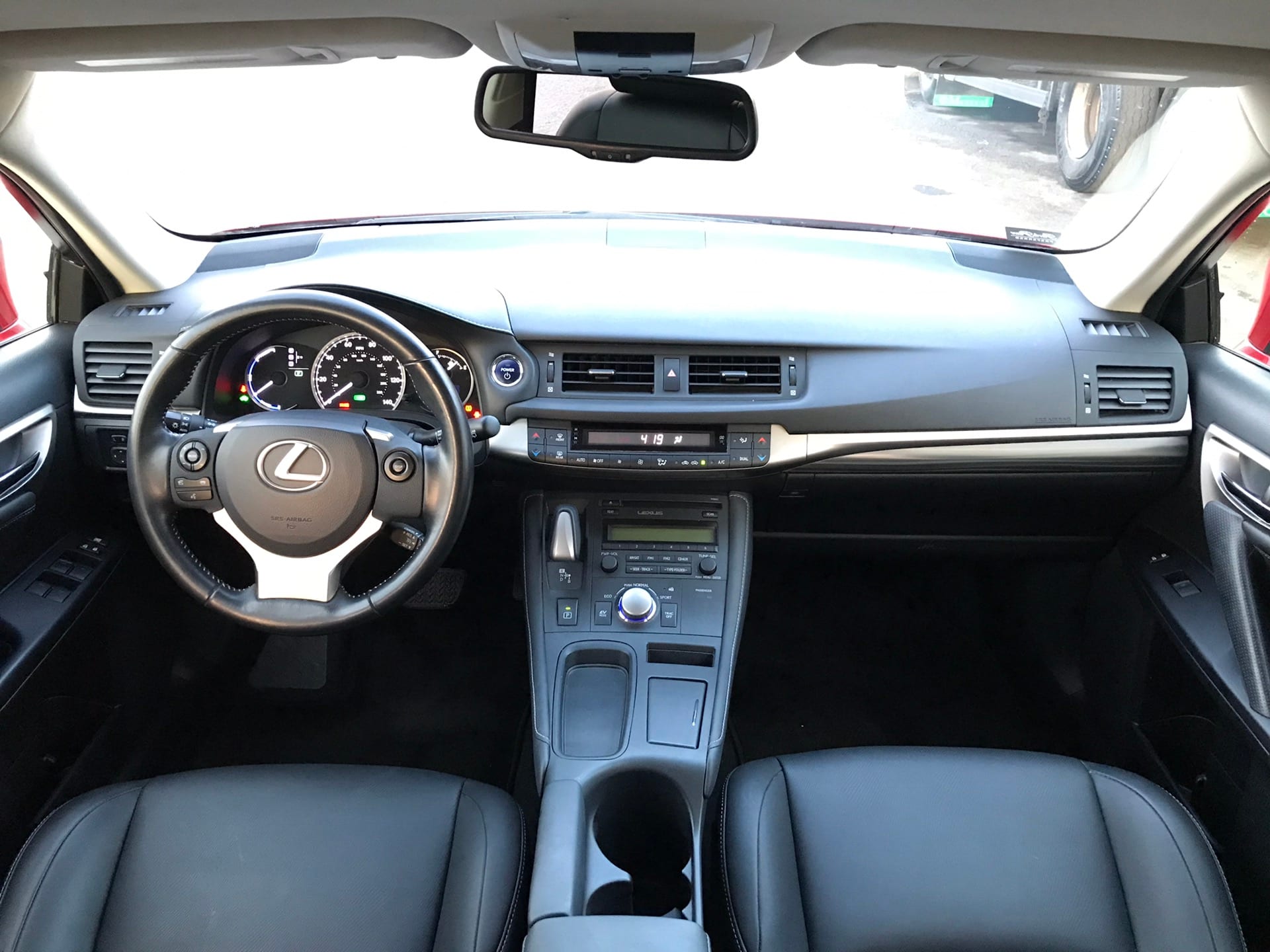 لكزس سي تي CT200 موديل 2016
لا تنسَ أنك شاهدت هذا الإعلان في عنكبوت
LEXUS CT200h Model 2016
-...