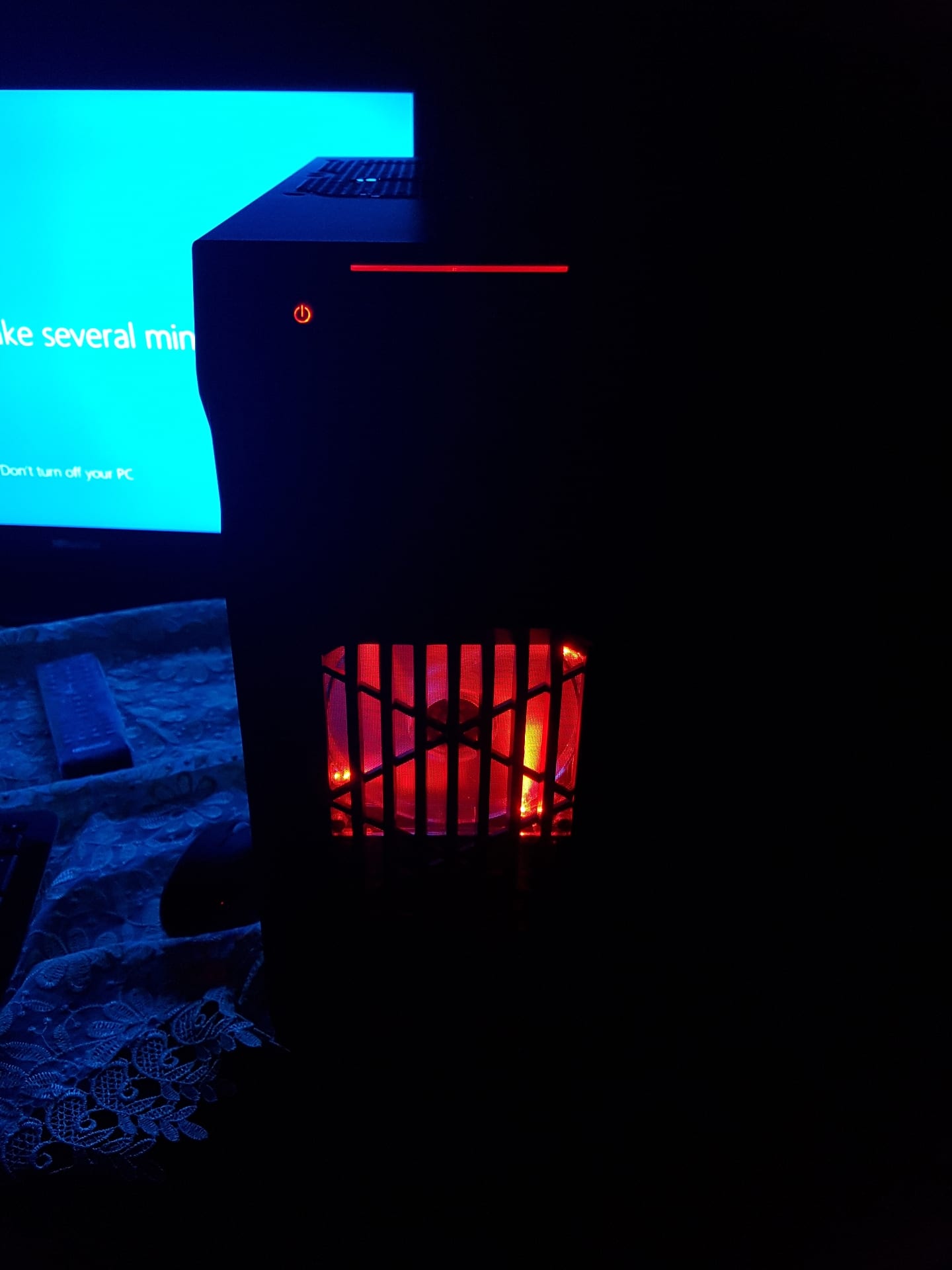 PC GAMING AND DESIGN 8th GEN I5-8500
لا تنسَ أنك شاهدت هذا الإعلان في عنكبوت
GAMING AND DESIG...