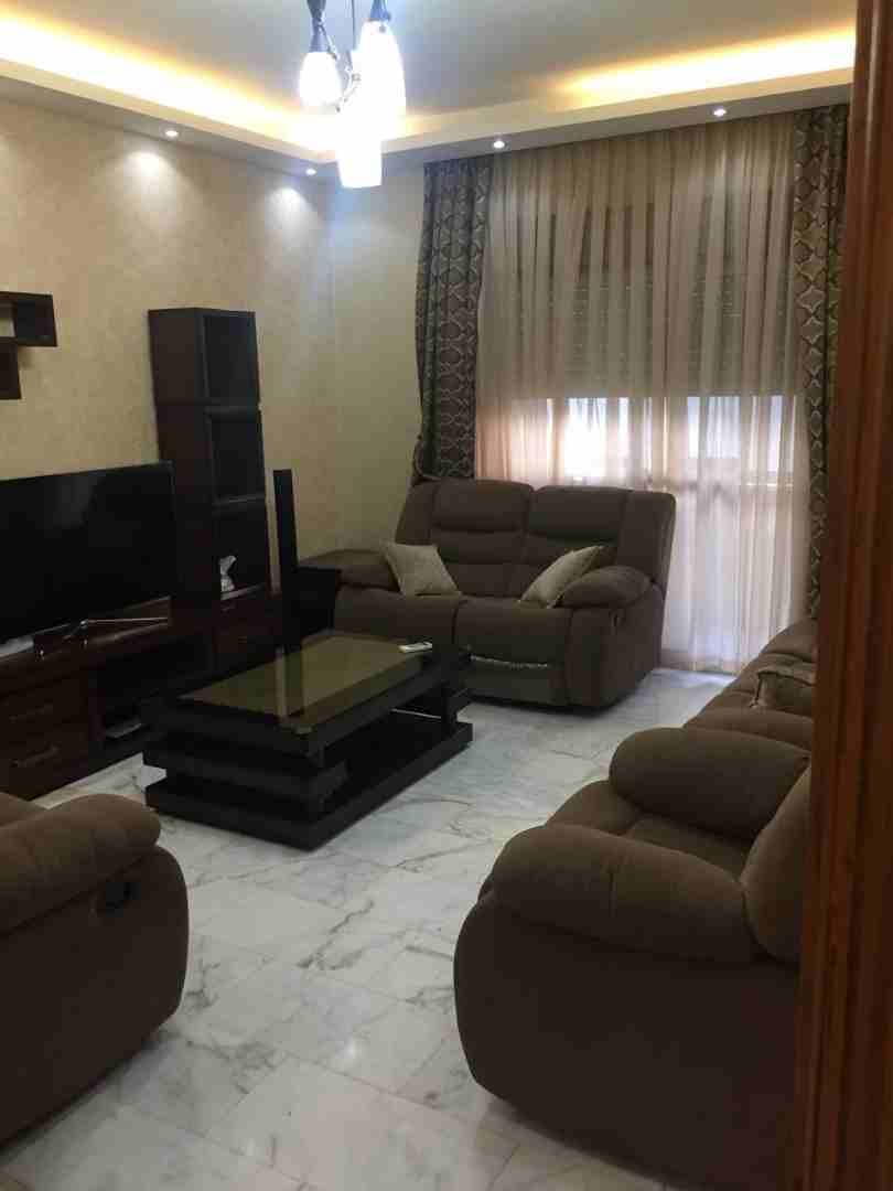 شقة للبيع في عبدون قرب الدوار الخامس ‏بسعر مغري جدا ‏المساحة 220 متر ‏طابق ثاني ....
لا تنسَ أنك شاهدت هذا الإعلان في عنكبوت...