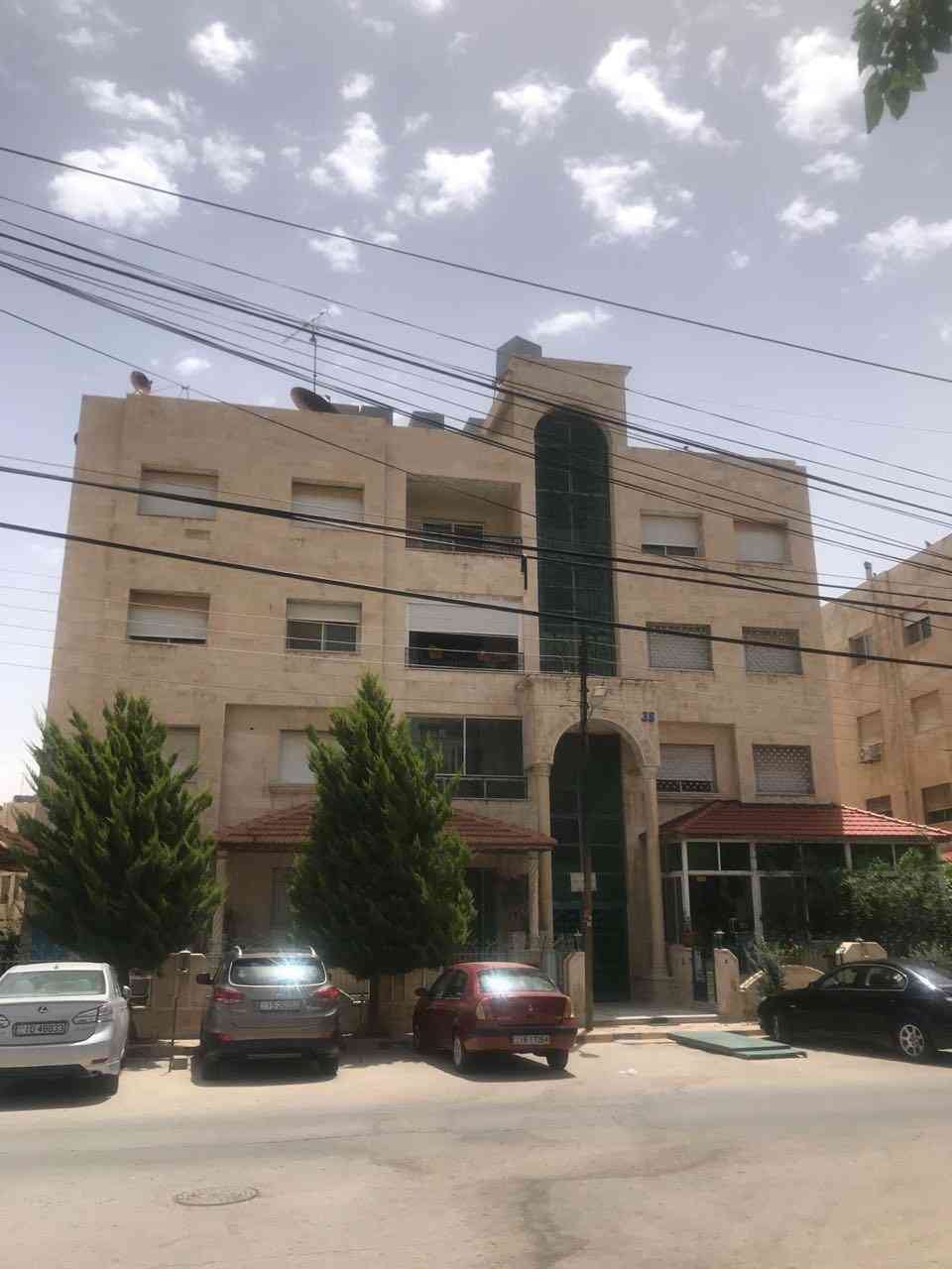 شقة فاخرة و مجددة بالكامل غرفتين وصالة وصالون وحمامين ومطبخ
لا تنسَ أنك شاهدت هذا الإعلان في عنكبوت...
