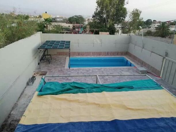 83000
للبيع : - ارض بمساحة 347مترفي منطقة الجوفة الاغوارعلى ثلاث شوارع عليها بركة سباحه وبيت طابقين معفش عفش بسيط يخدم البركة مع شورات خارجيه للبيع كإستثمار بدخل شهري لابأس فيه للراغبين باتخاذ القطعة...