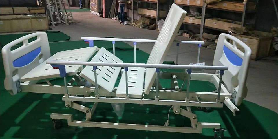 سرير طبي كهربائي جميع الحركات 350 دينار 0790615152
لا تنسَ أنك شاهدت هذا الإعلان في عنكبوت
سر...
