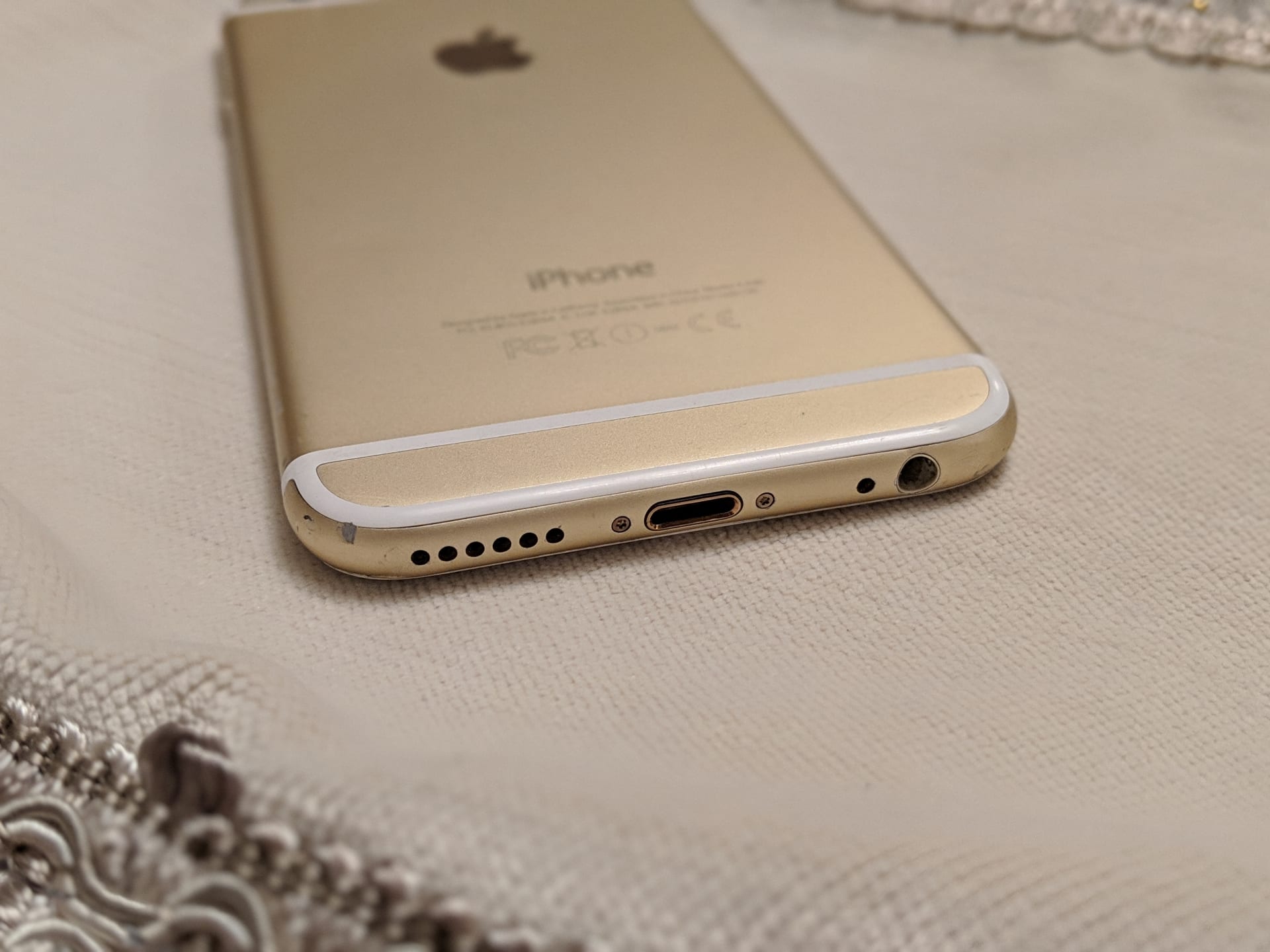 iphone 6 gold
لا تنسَ أنك شاهدت هذا الإعلان في عنكبوت
آيفون 6 لون ذهبي 16جيجا الجهاز نظيف جدا...
