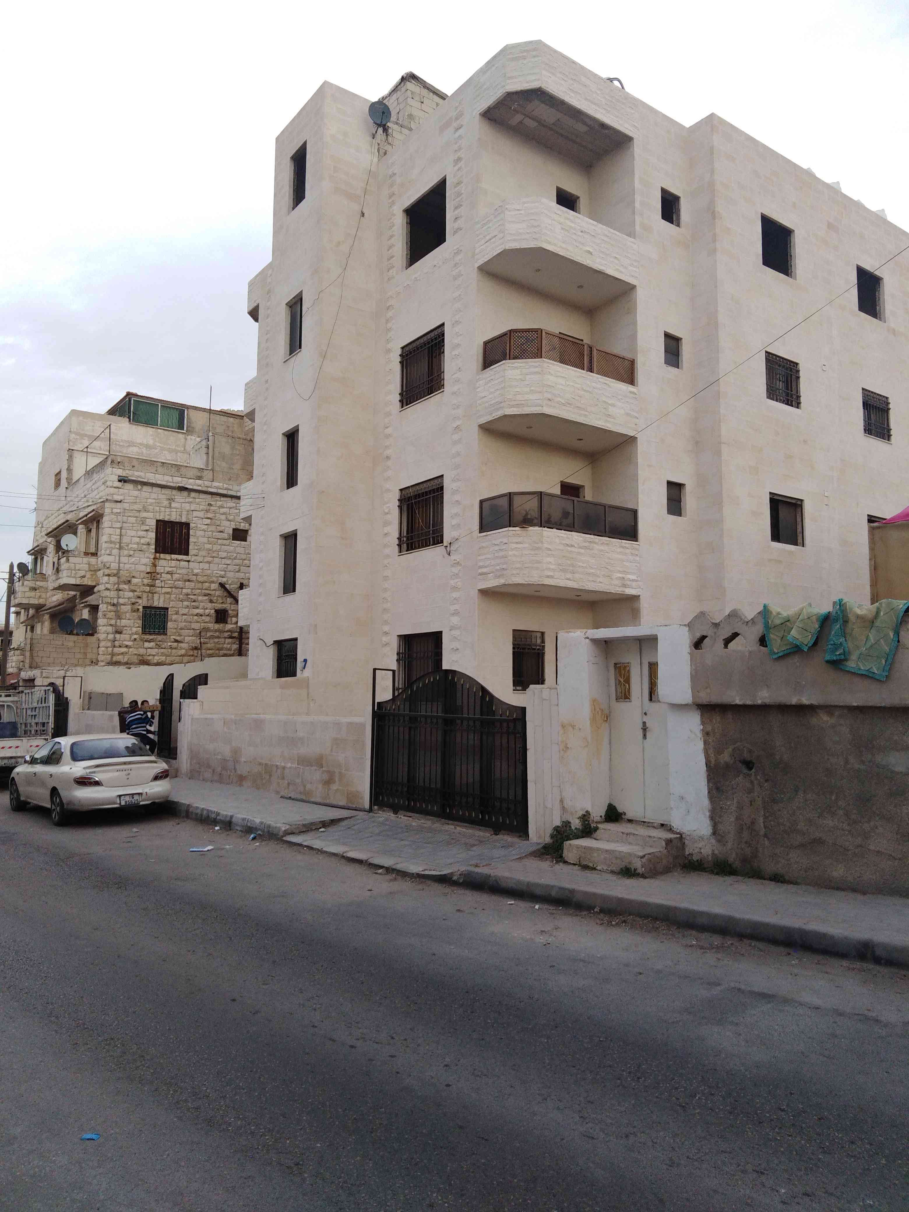 للبيع شقه بسعر مغري جدا في جبل النظيف
لا تنسَ أنك شاهدت هذا الإعلان في عنكبوت
للبيع شقه طابق...