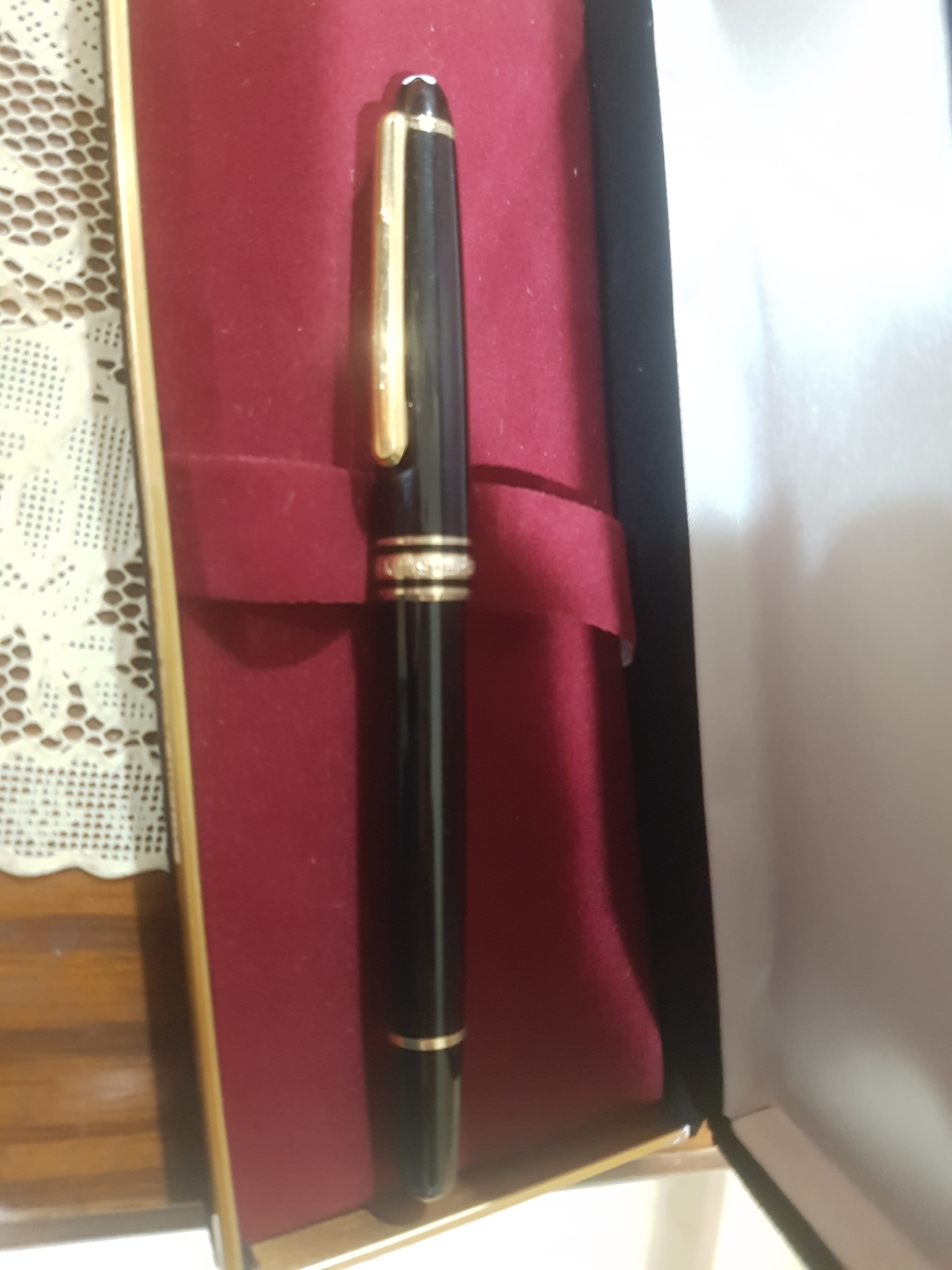 Mont Blanc Black
لا تنسَ أنك شاهدت هذا الإعلان في عنكبوت
Mont Blanc
Original price 250 jd...