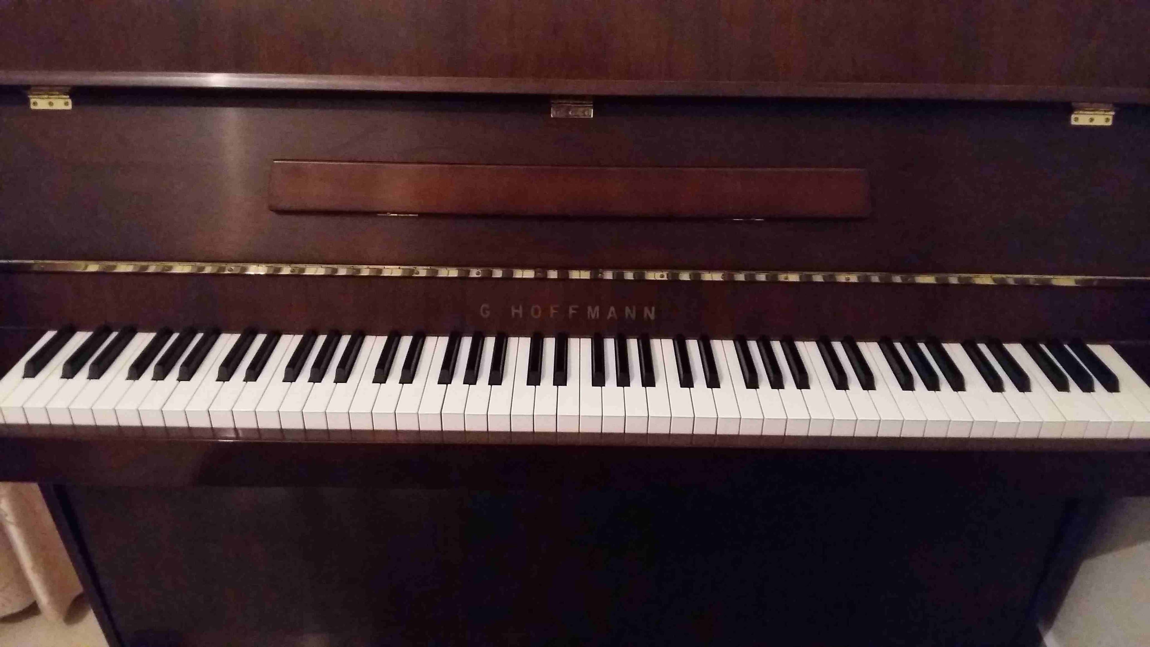 PIANO German Brand بيانو ماركة المانية
لا تنسَ أنك شاهدت هذا الإعلان في عنكبوت
بيانو ماركة الما...