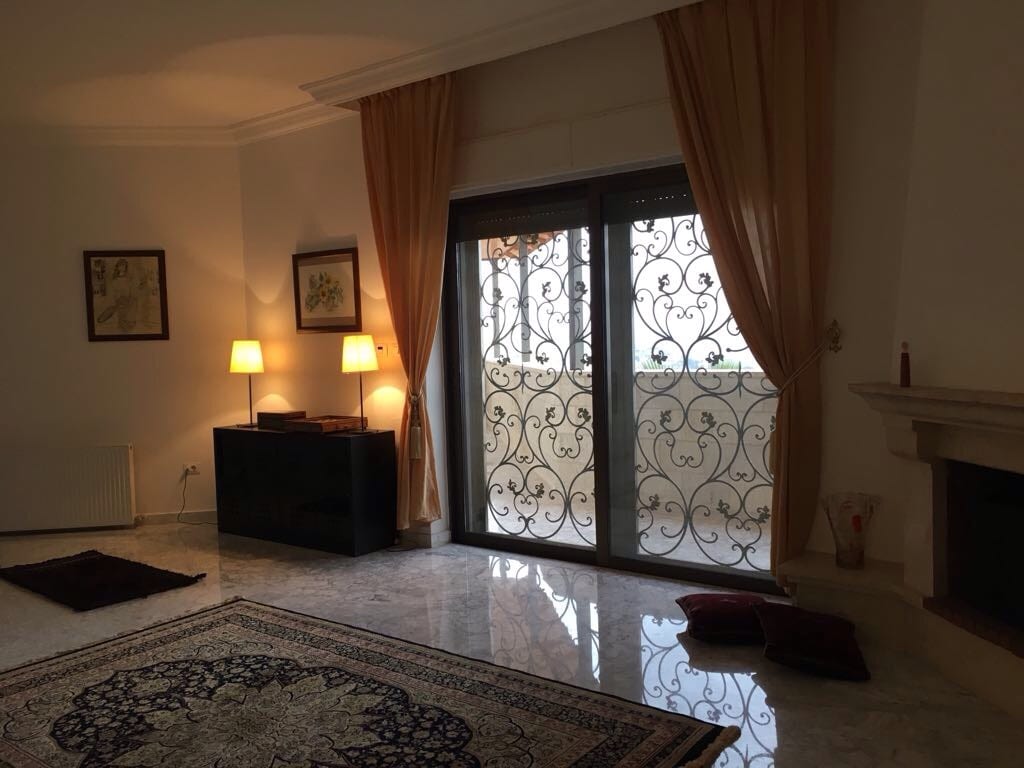 فيلا فخمه مع مسبح للبيع
لا تنسَ أنك شاهدت هذا الإعلان في عنكبوت
للبيع بداعي الاقامه خارج الار...
