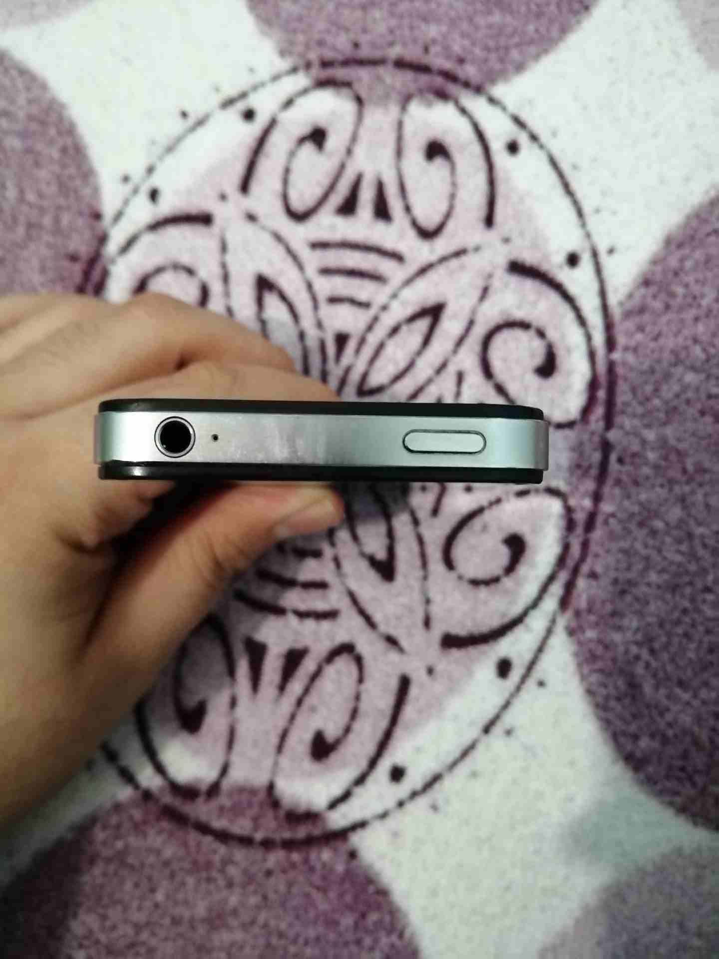 iPhone 4s 32GB Amazing condition
لا تنسَ أنك شاهدت هذا الإعلان في عنكبوت
iPhone 4s (32GB)...