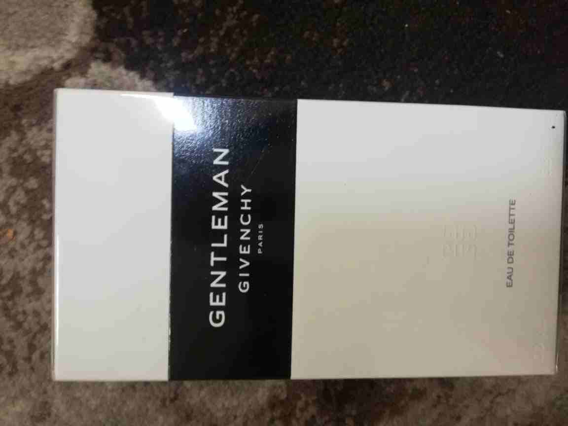 عطر GENTLEMAN GIVENCHY فرنسي اصلي 100مل
لا تنسَ أنك شاهدت هذا الإعلان في عنكبوت
عطر جيفينشي جينتل...