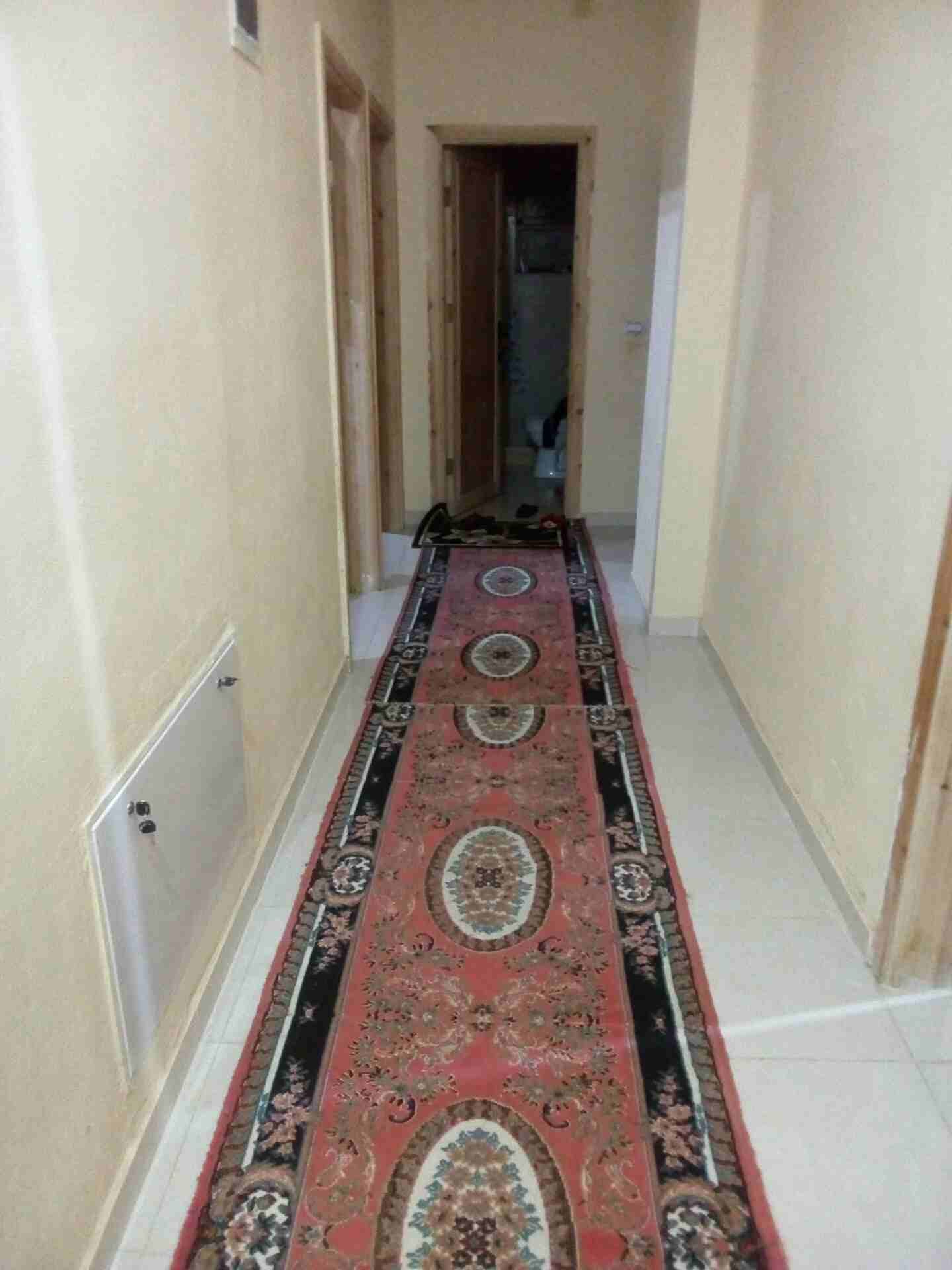 شقة في العلكومية 3 غرفة ومطبخ وحمامين
لا تنسَ أنك شاهدت هذا الإعلان في عنكبوت
3 غرف 4*4
مطبخ 4*4...