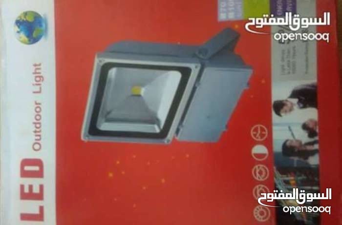 كشافات 10 واط /متوفر 100 واط 3 بطاريات شحن
لا تنسَ أنك شاهدت هذا الإعلان في عنكبوت
* كشاف شحن...