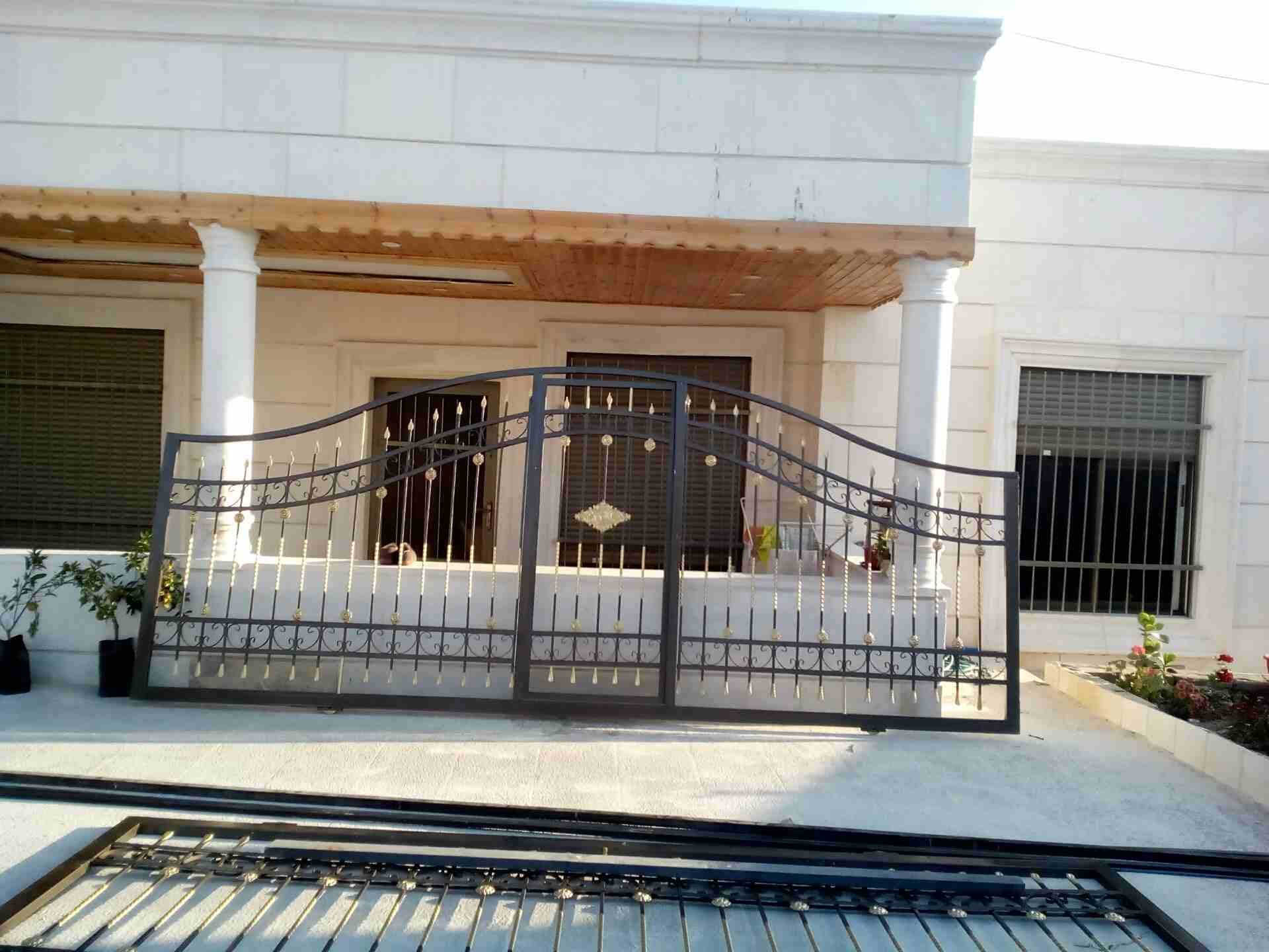 حداده عامه كرميد براغولا
لا تنسَ أنك شاهدت هذا الإعلان في عنكبوت
دربزينات حمايات ابواب براغولا...