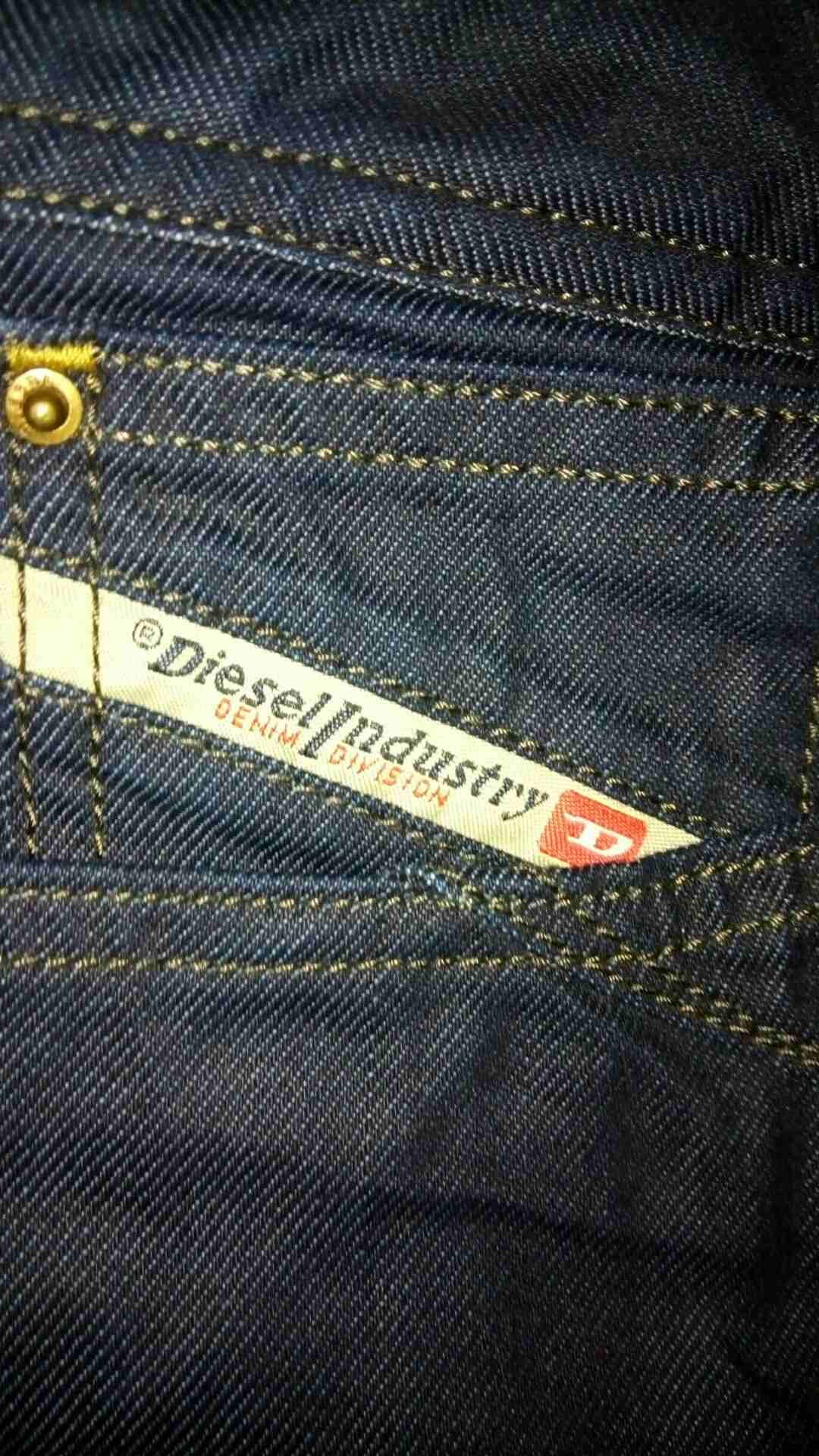 جينزات diesel , zara , boss ,pull&bear , wrangler , massimo dutti , celio
لا تنسَ أنك شاهدت هذا الإعلان في عنكبوت...