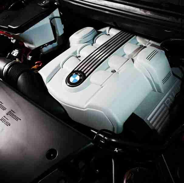 اصلي (bmw x5 4.8is 2005 (360
لا تنسَ أنك شاهدت هذا الإعلان في عنكبوت
فحص كامل بحالة ممتازة لي...