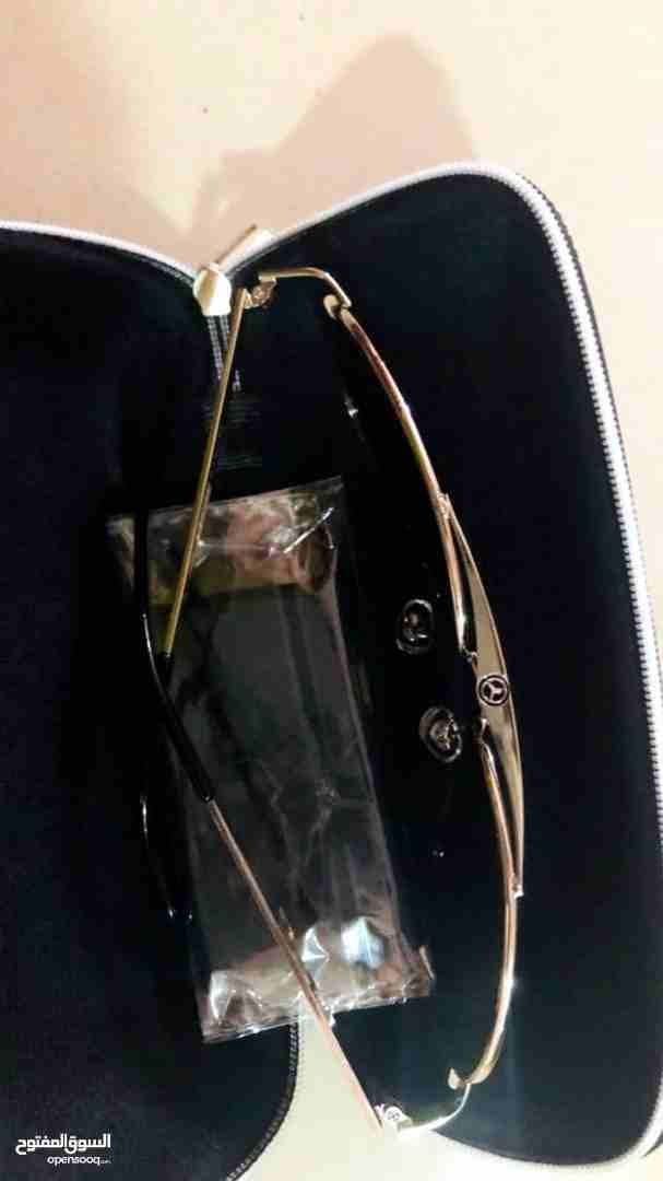 نظارات شمسية اصلية Marcedes benz صناعة إيطالية polarized UV400 عدسات
لا تنسَ أنك شاهدت هذا الإعلان في عنكبوت...