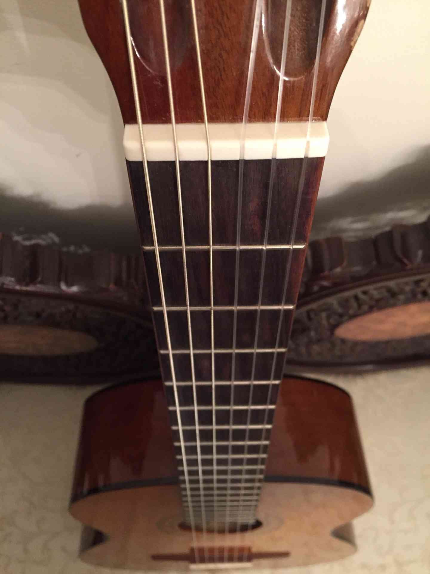 Yamaha C40 Classical guitar / جيتار ياماها كلاسيكال
لا تنسَ أنك شاهدت هذا الإعلان في عنكبوت...