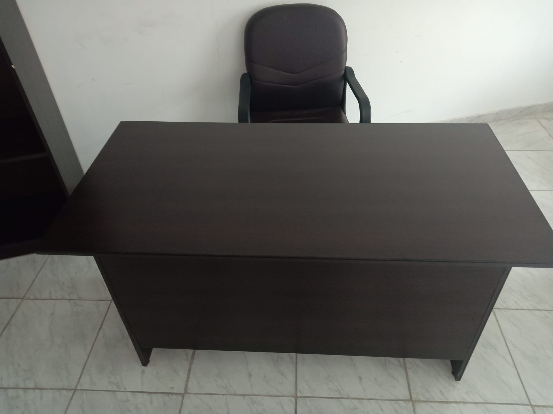اثاث مكتبي بحاله ممتازه
لا تنسَ أنك شاهدت هذا الإعلان في عنكبوت
3 مكاتب من ضمنهم مكتب مدير فا...