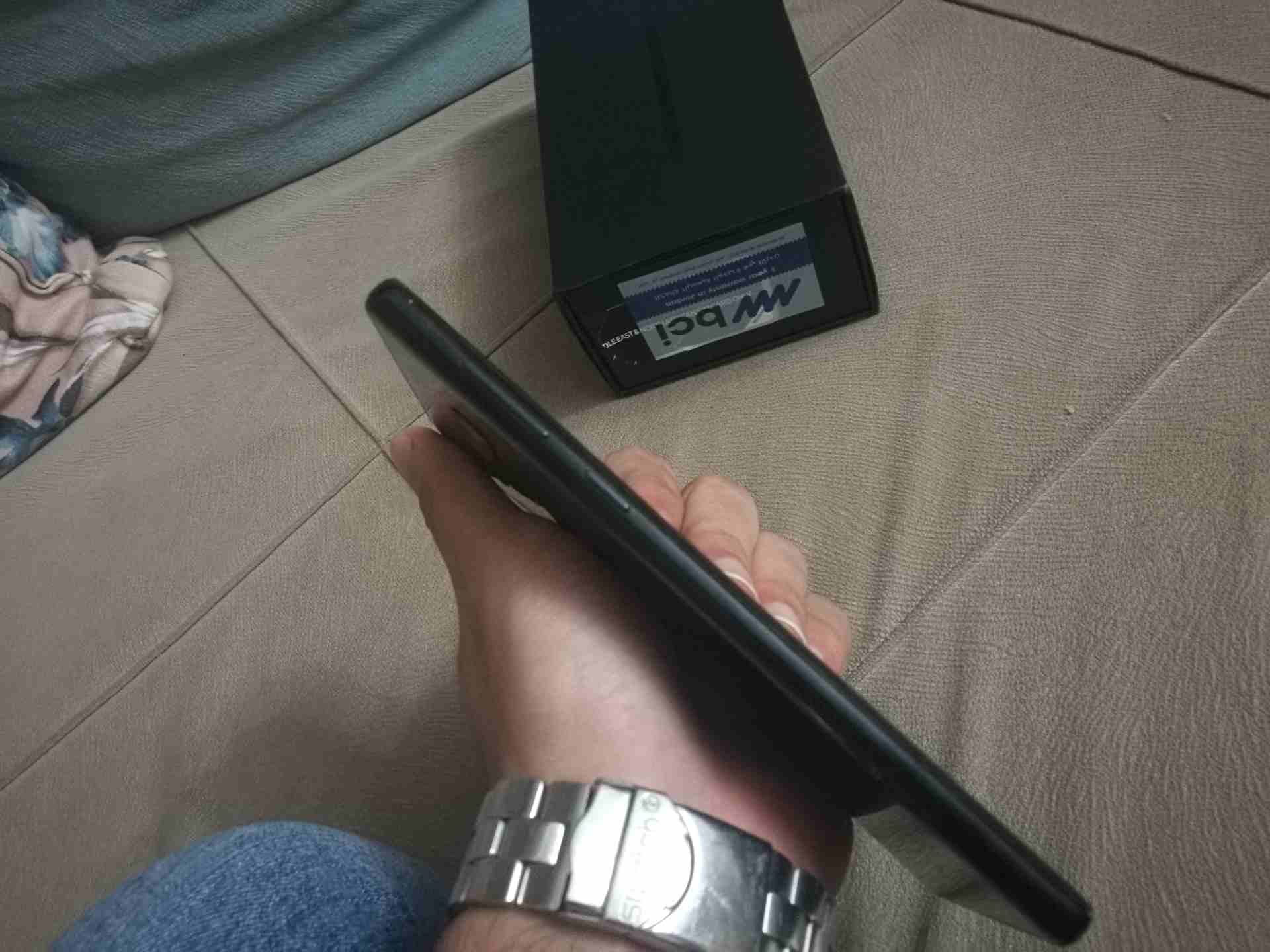galaxy note 9 super وكاله
لا تنسَ أنك شاهدت هذا الإعلان في عنكبوت
التلفون كثير نضيف مع كل أعراضه...