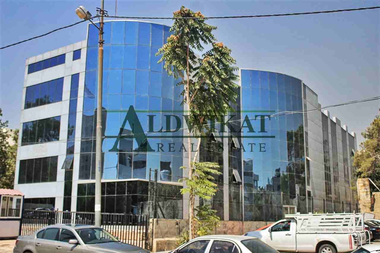 مجمع تجاري مكاتب للبيع في الشميساني بمساحة بناء 5000م
لا تنسَ أنك شاهدت هذا الإعلان في عنكبوت
رقم...
