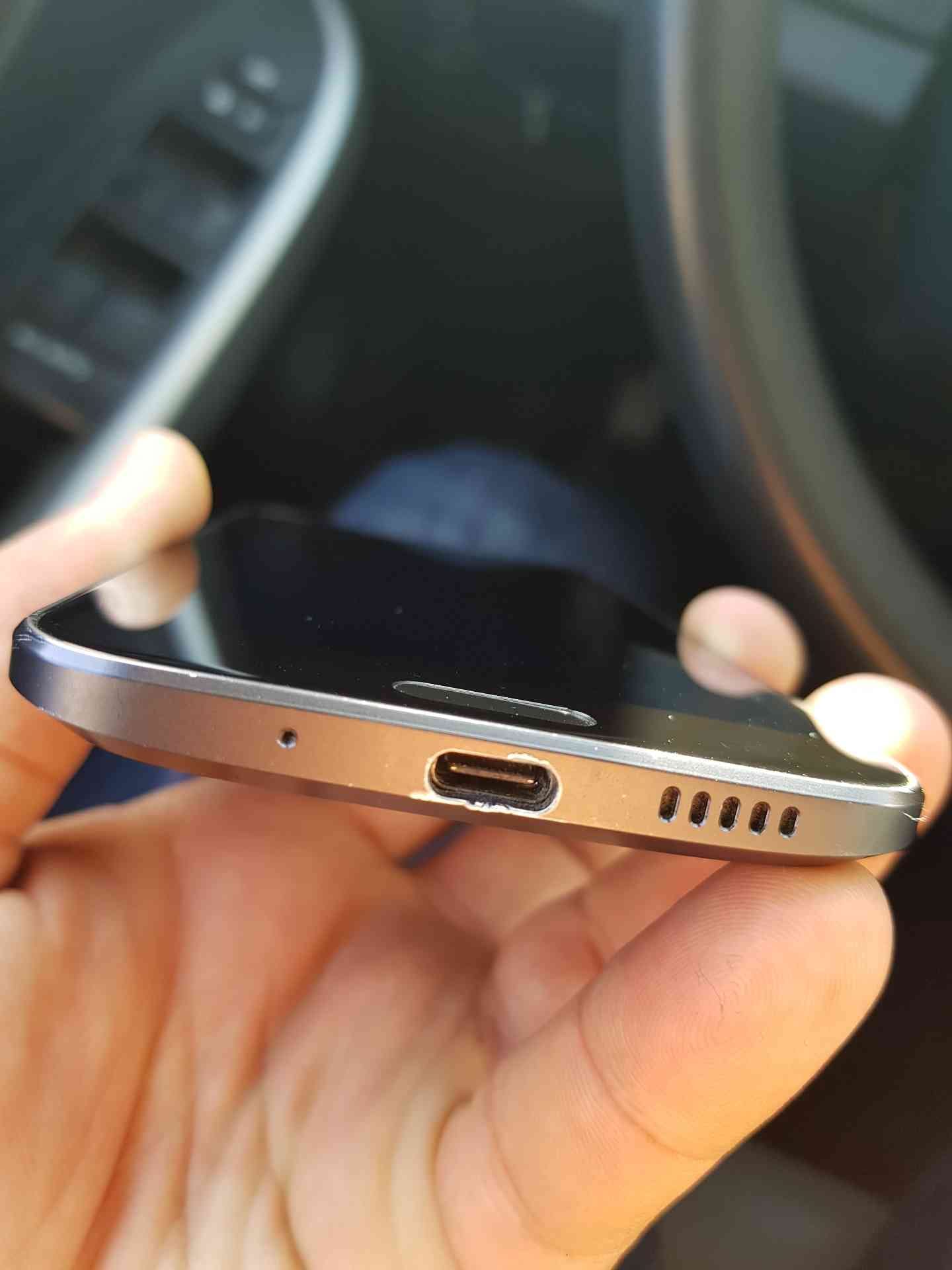 htc 10
لا تنسَ أنك شاهدت هذا الإعلان في عنكبوت
الجهاز نظيف جدا
معاه الكرتونة والشاحن الأصلي
ا...