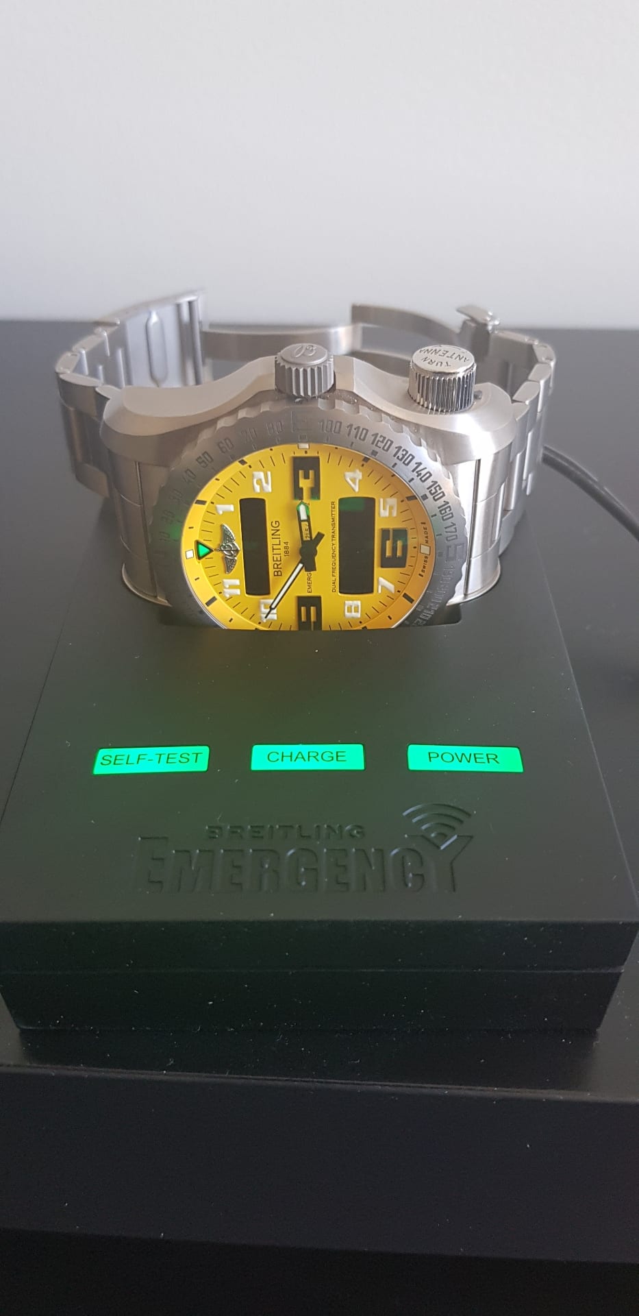 Breitling Emergency II
لا تنسَ أنك شاهدت هذا الإعلان في عنكبوت
3 month old
وارد الوكاله...