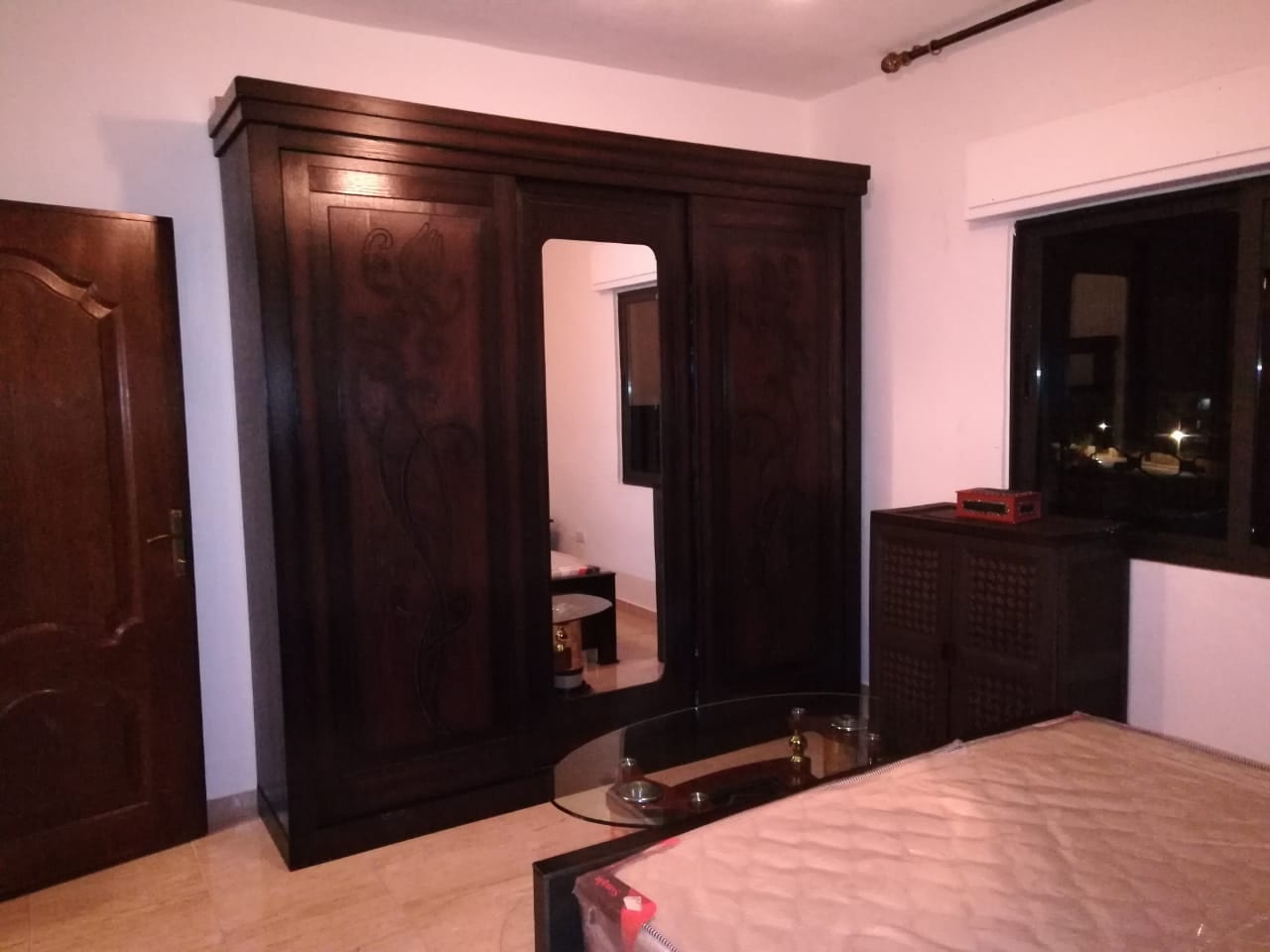 اقساط لكل الناس غرف نوم
لا تنسَ أنك شاهدت هذا الإعلان في عنكبوت
غرفه نومك و طقم الكنب وغرفه ا...