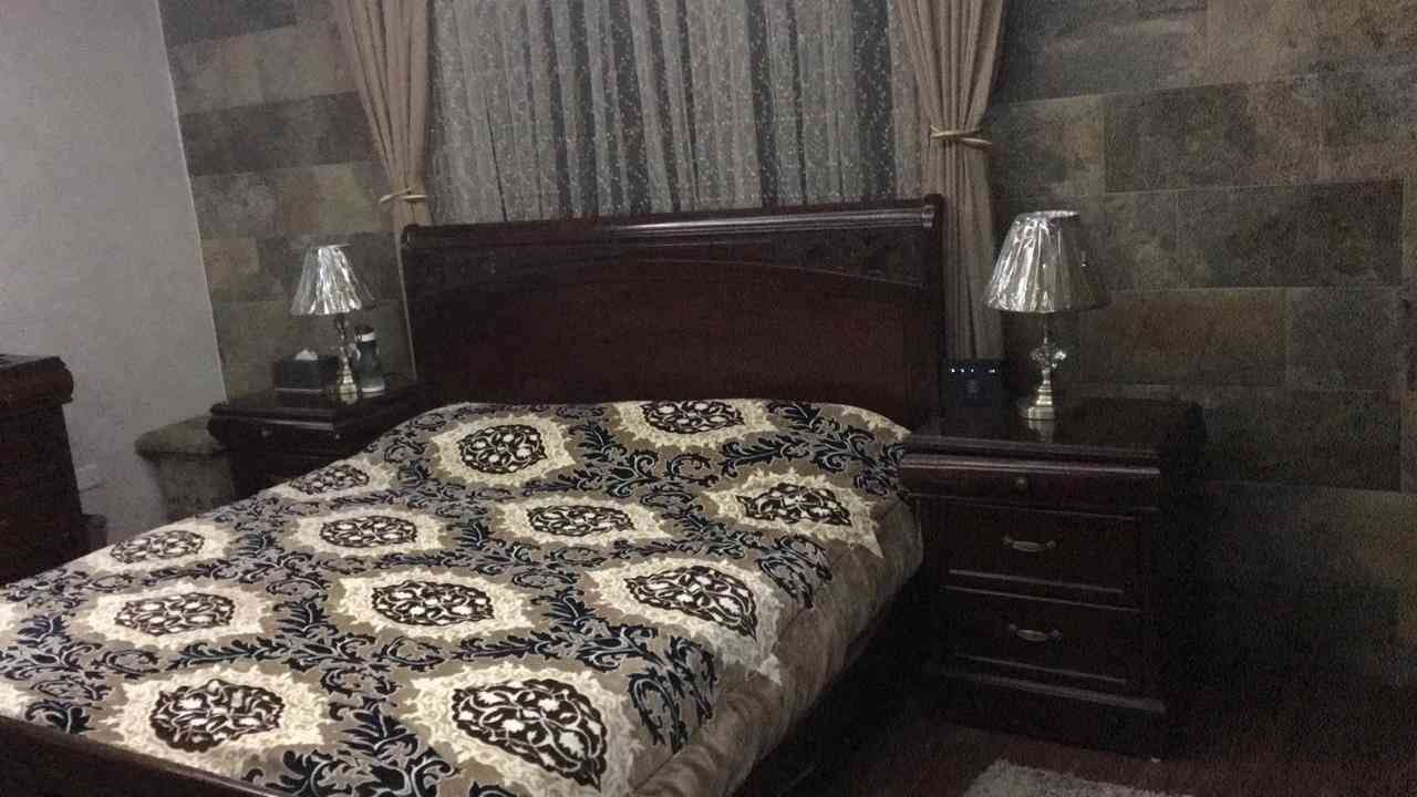 غرفة نوم ماستر بحاله جيده خشب زان و لاتيه .. بحاجة الى دهان وبدون خزانه
لا تنسَ أنك شاهدت هذا الإعلان في عنكبوت...