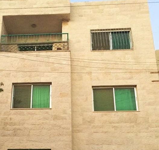 شقة بحالة ممتازة للبيع بداعي السفر
لا تنسَ أنك شاهدت هذا الإعلان في عنكبوت
السعر بعد المعاينة...