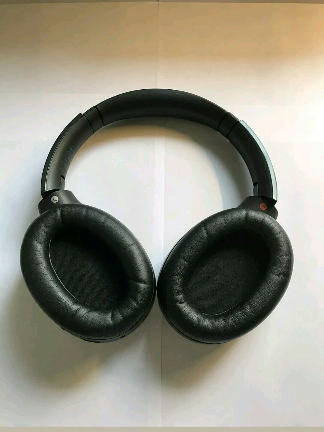 Sony MDR 1000X Noise Canceling Headphones - Black سماعات سوني ملكة العزل الاصلية
لا تنسَ أنك شاهدت هذا الإعلان في عنكبوت...