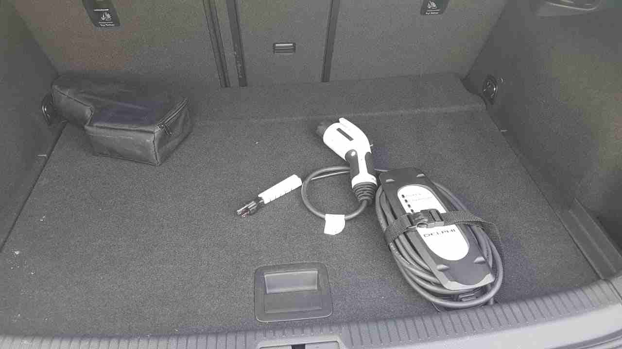VOLKSWAGEN E-GOLF 2015 SILVER
لا تنسَ أنك شاهدت هذا الإعلان في عنكبوت
2015 جولف كهرباء E Golf SE...