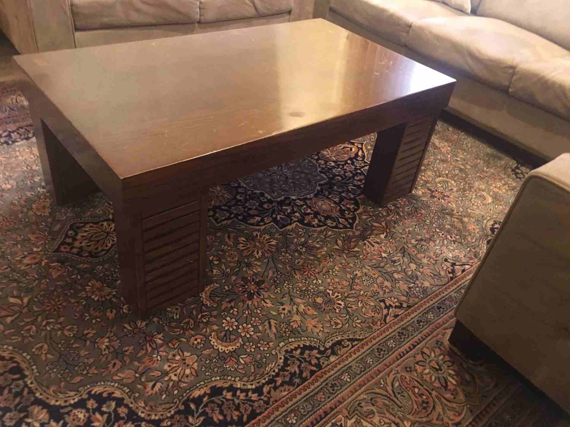 طقم كنب امريكي مقاعد 6 لون ترابي مع طاولة وسط و 2 طاولة جانبيه لون بني محروق
لا تنسَ أنك شاهدت هذا الإعلان في عنكبوت...